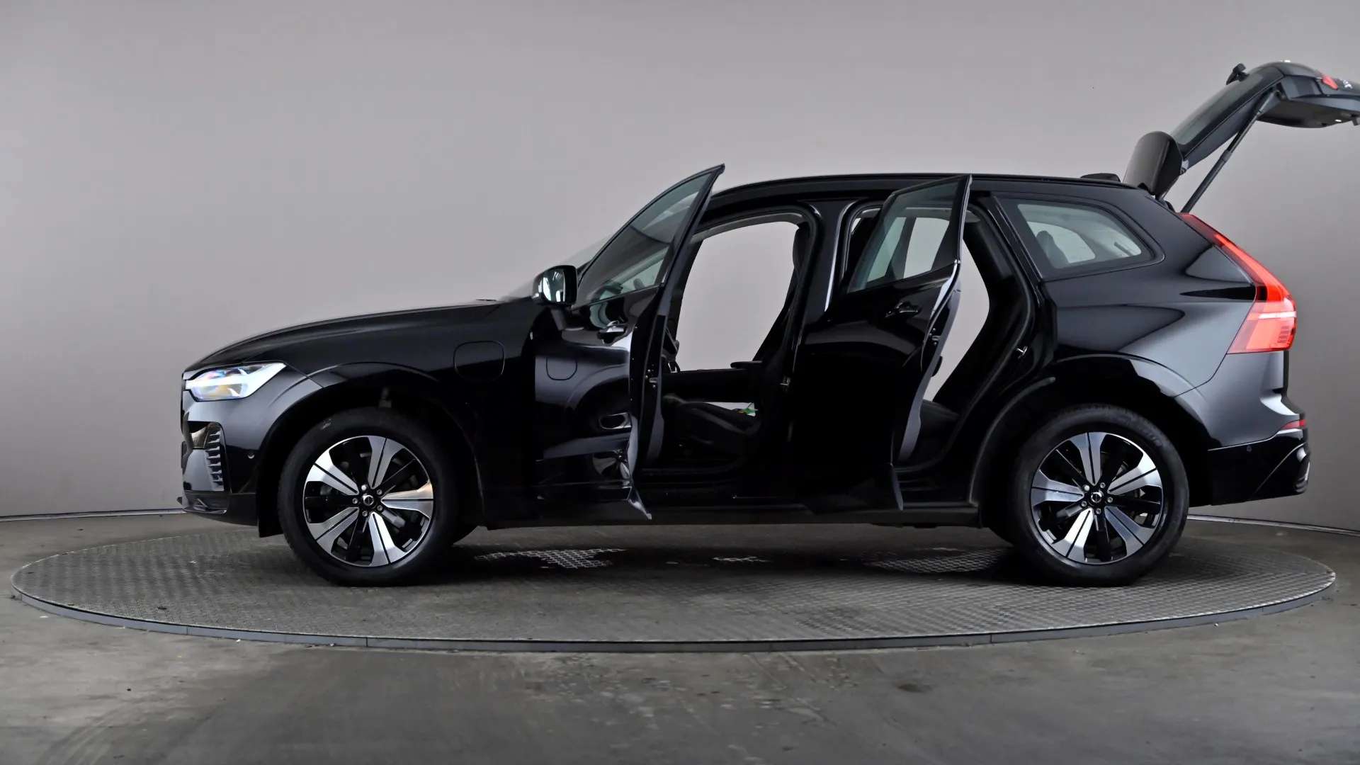 2023 VOLVO XC60 2023 VOLVO XC60