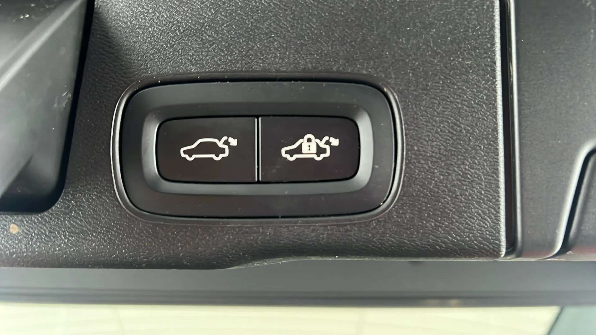 2023 VOLVO XC60 2023 VOLVO XC60