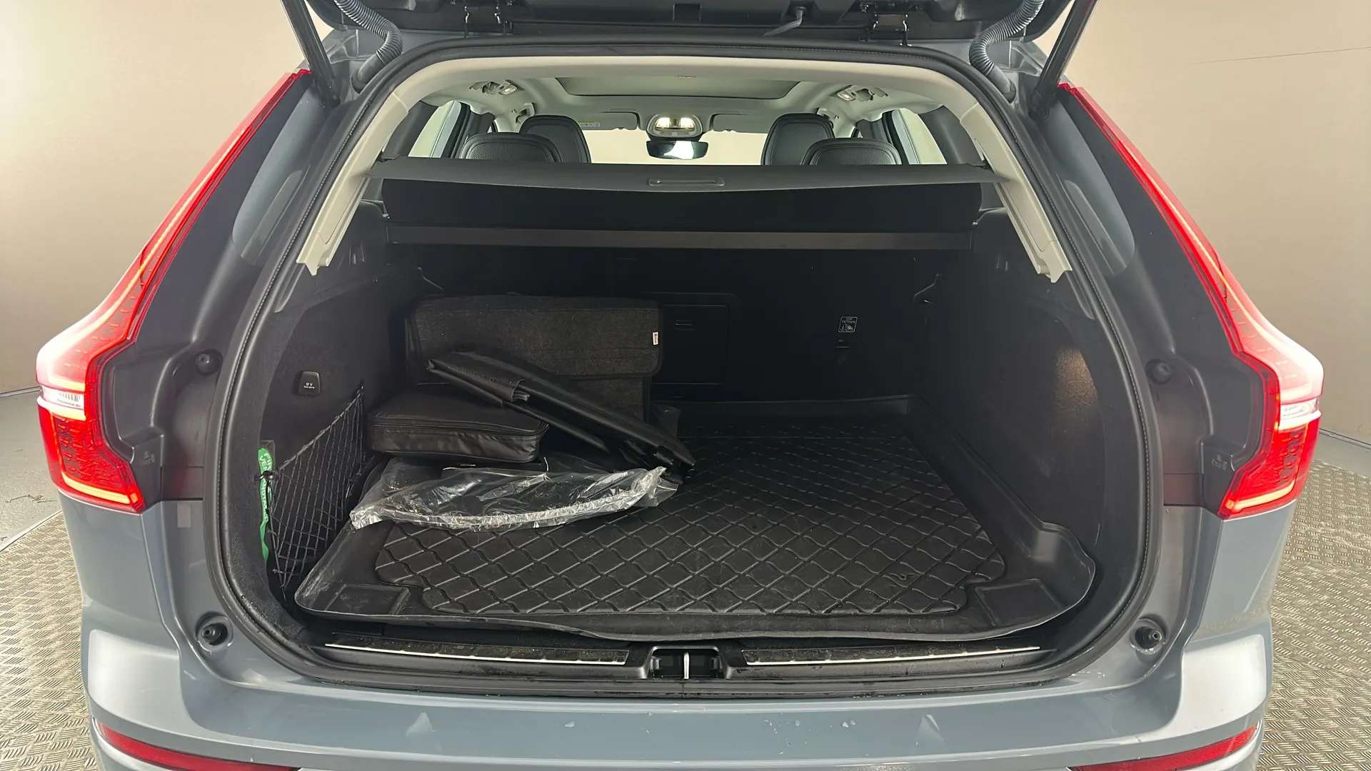 2023 VOLVO XC60 2023 VOLVO XC60