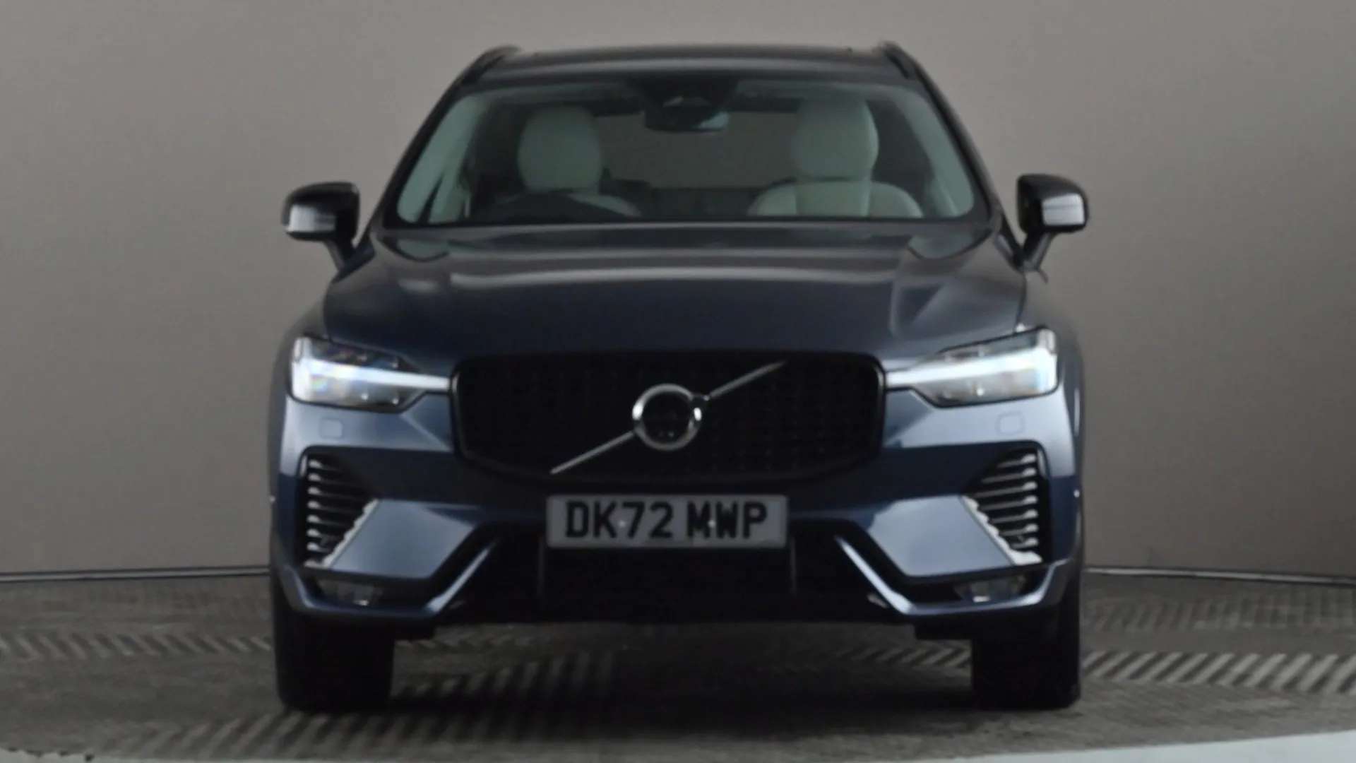 A 2023 VOLVO XC60 2.0 B5P Ultimate Dark AWD Geartronic A 2023 VOLVO XC60 2.0 B5P Ultimate Dark AWD Geartronic