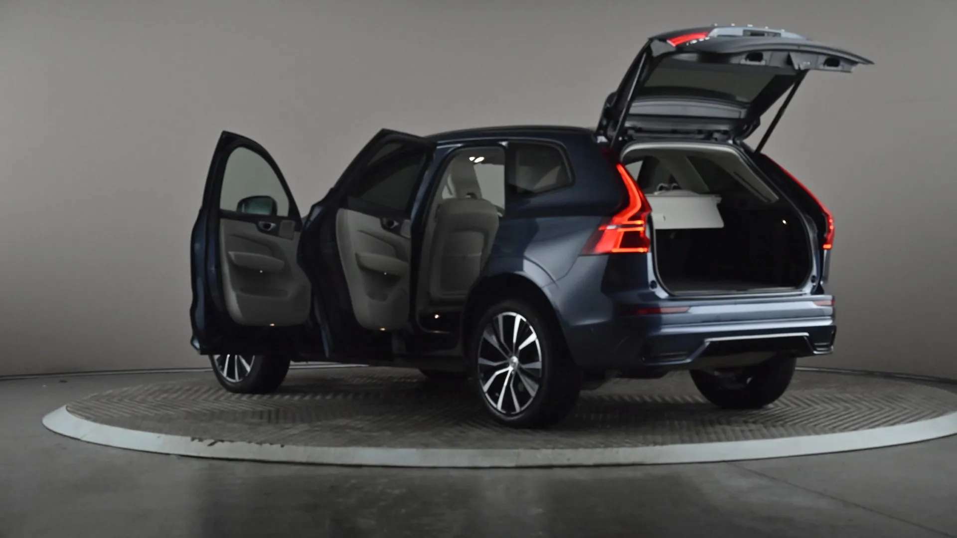 2023 VOLVO XC60 2023 VOLVO XC60