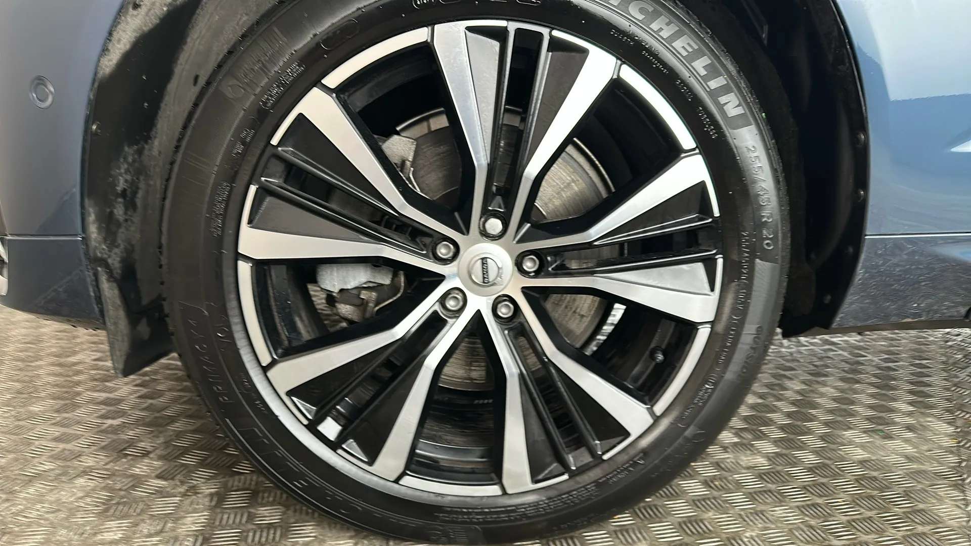 2023 VOLVO XC60 2023 VOLVO XC60