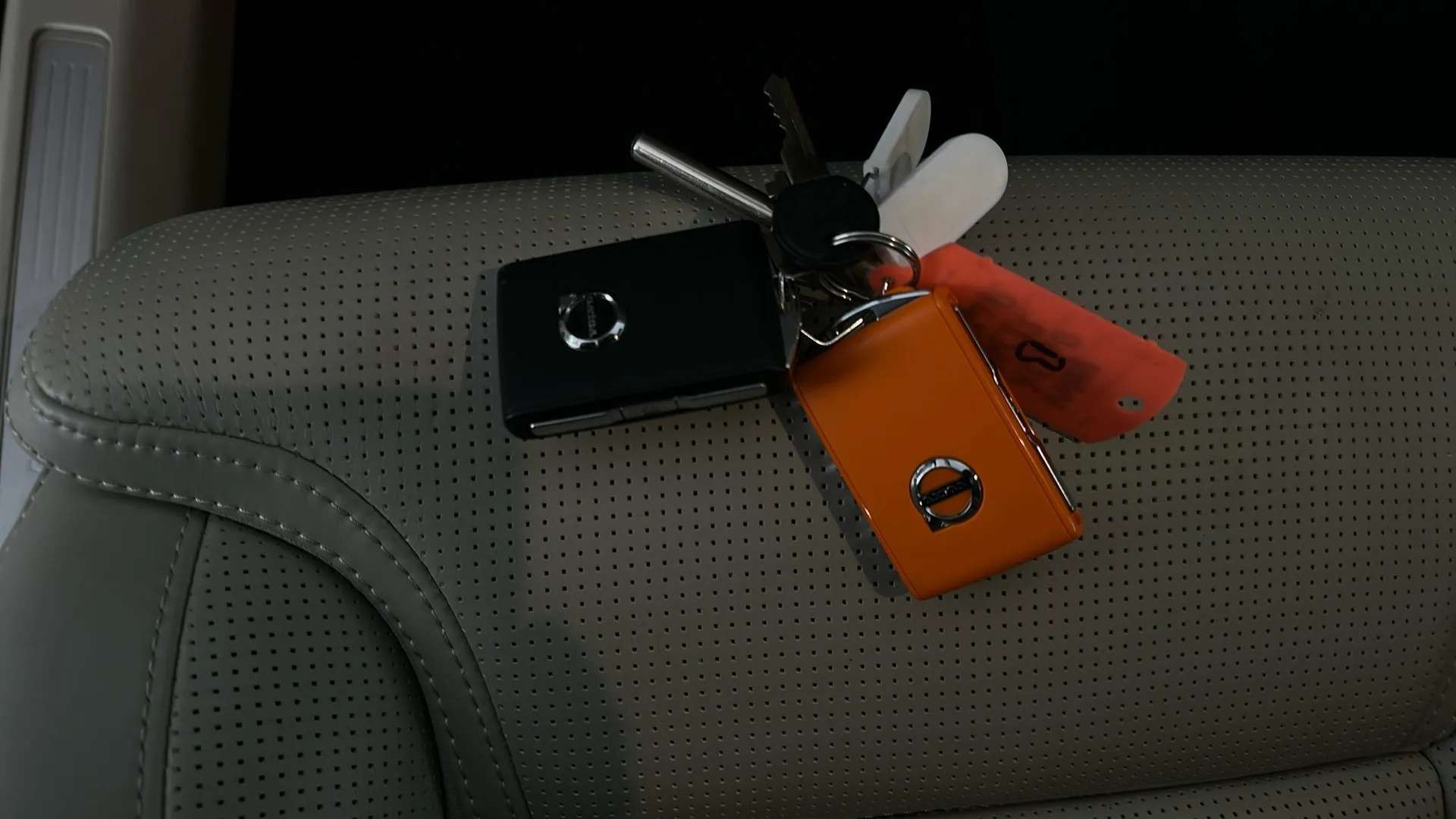 2023 VOLVO XC60 2023 VOLVO XC60