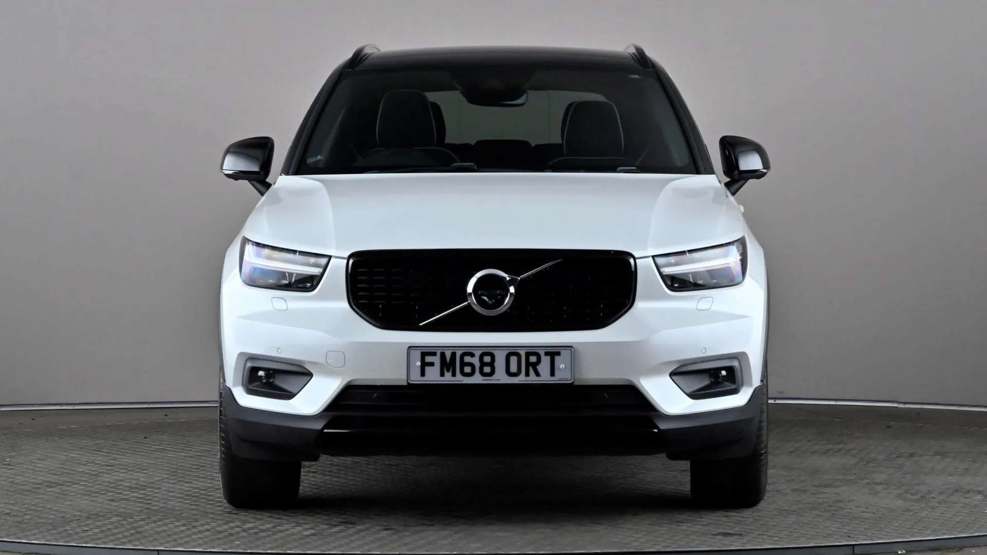 A 2018 VOLVO XC40 2.0 T4 R DESIGN AWD Geartronic A 2018 VOLVO XC40 2.0 T4 R DESIGN AWD Geartronic