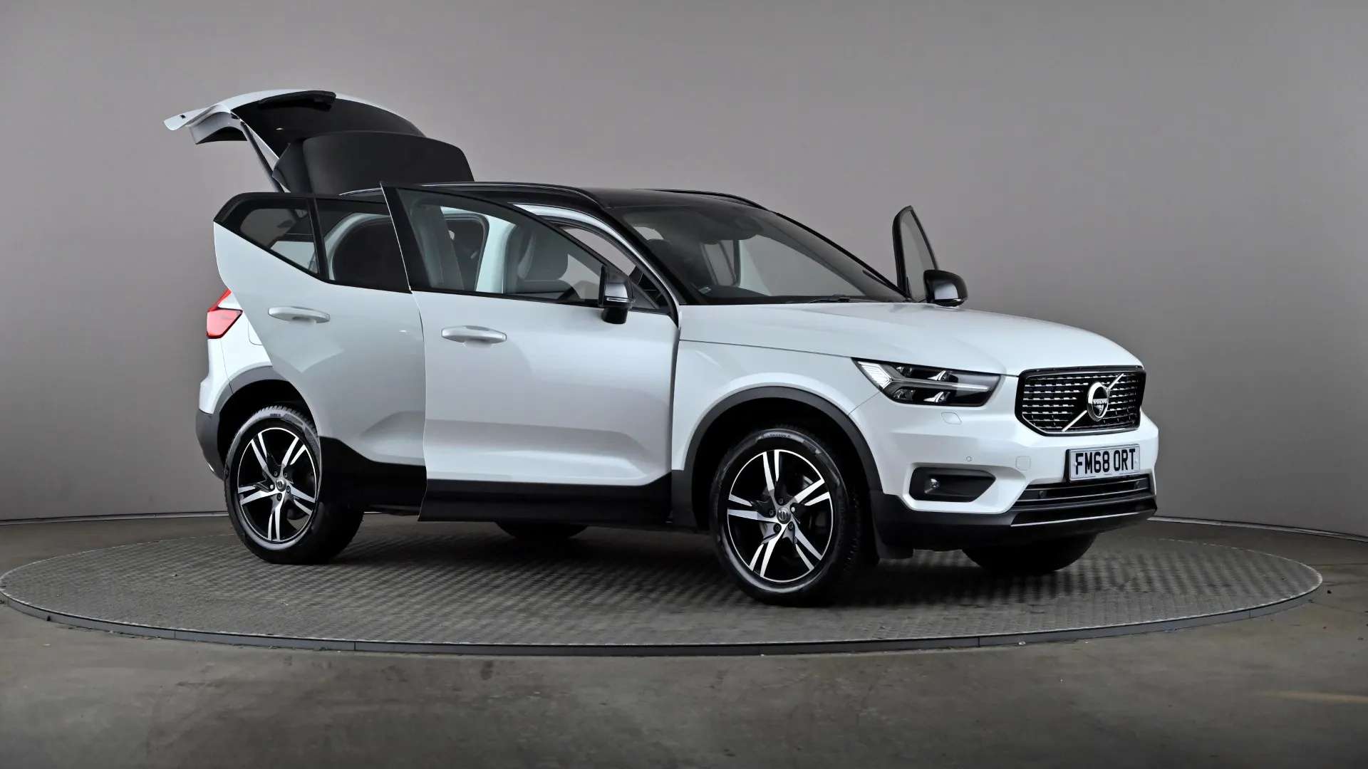 2018 VOLVO XC40 2018 VOLVO XC40