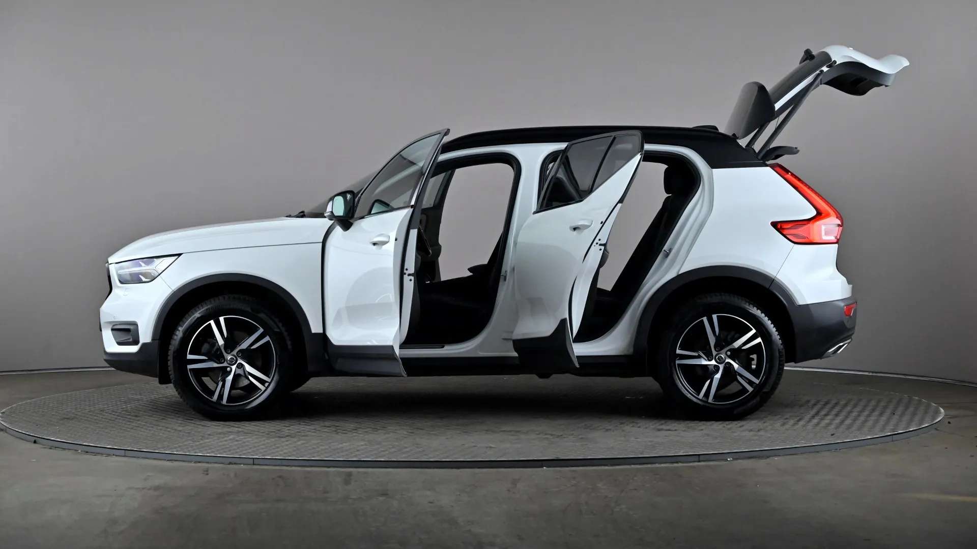 2018 VOLVO XC40 2018 VOLVO XC40