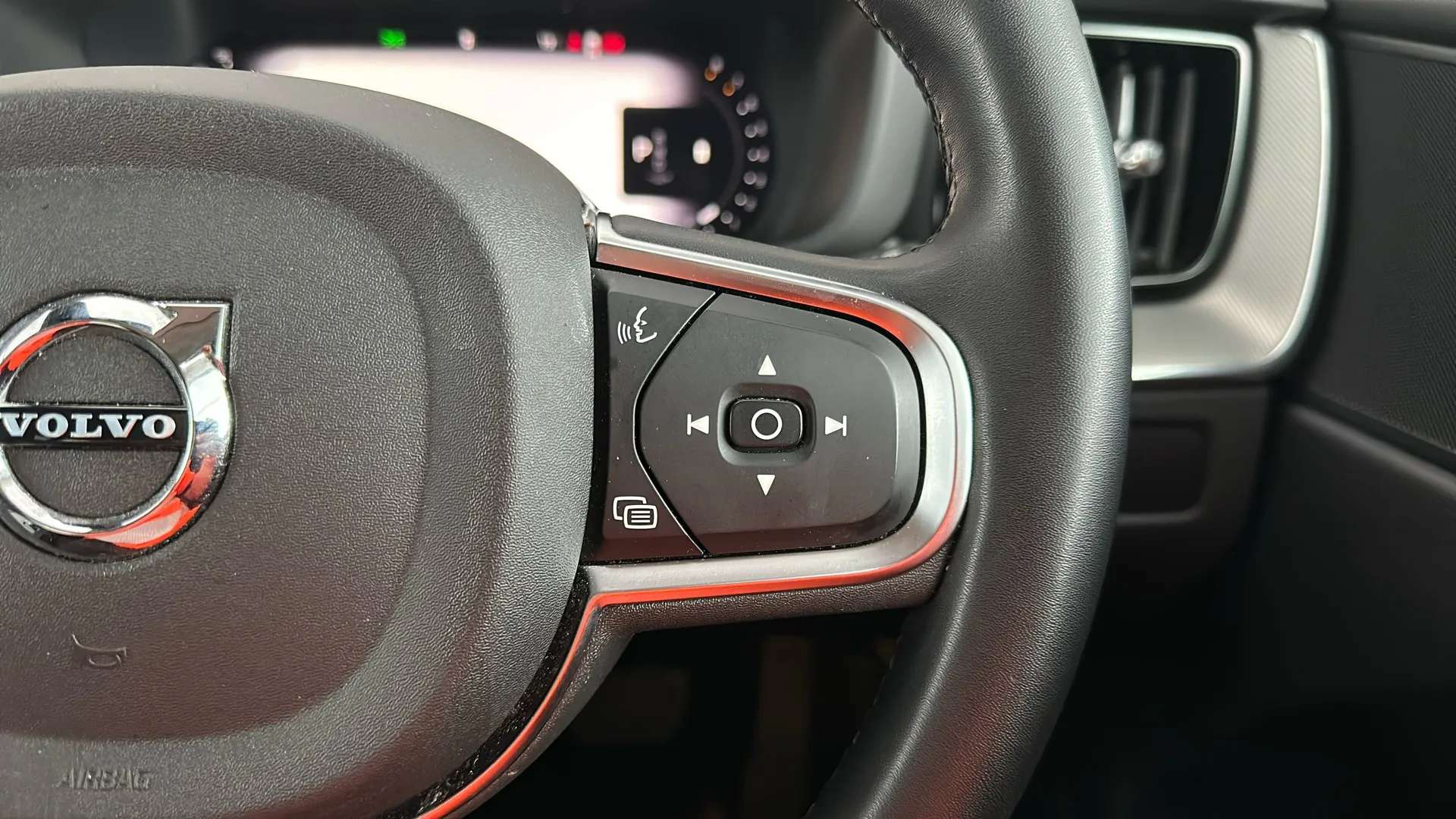 2024 VOLVO XC60 2024 VOLVO XC60