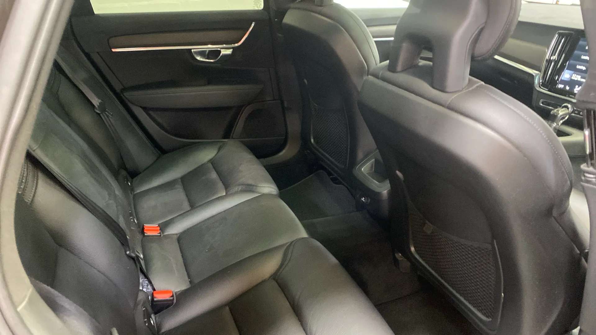 2018 VOLVO V90 2018 VOLVO V90