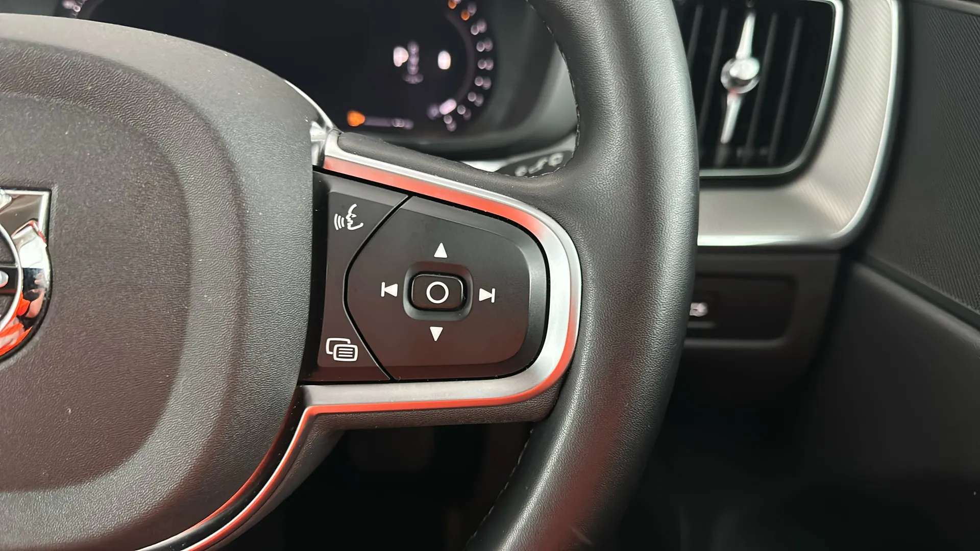 2024 VOLVO XC60 2024 VOLVO XC60
