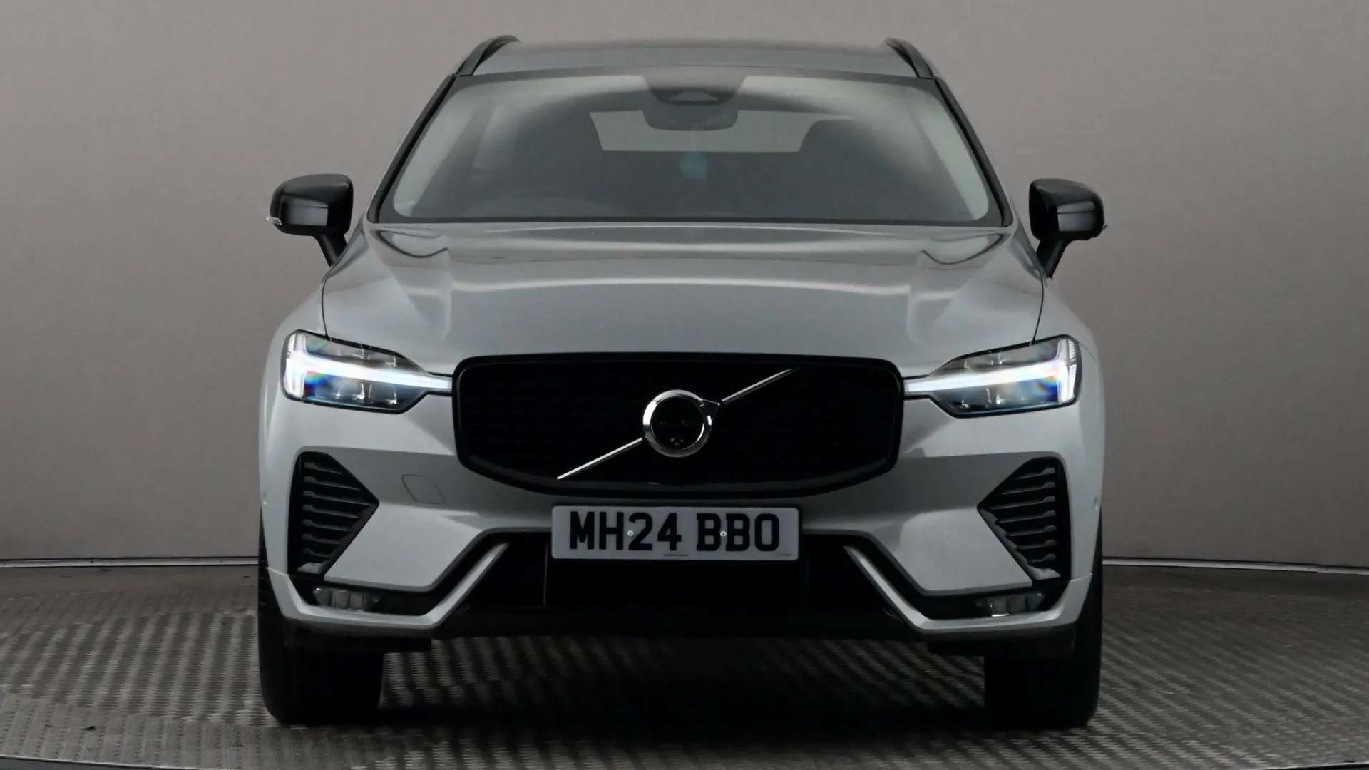A 2024 VOLVO XC60 2.0 B5P Plus Dark AWD Geartronic A 2024 VOLVO XC60 2.0 B5P Plus Dark AWD Geartronic