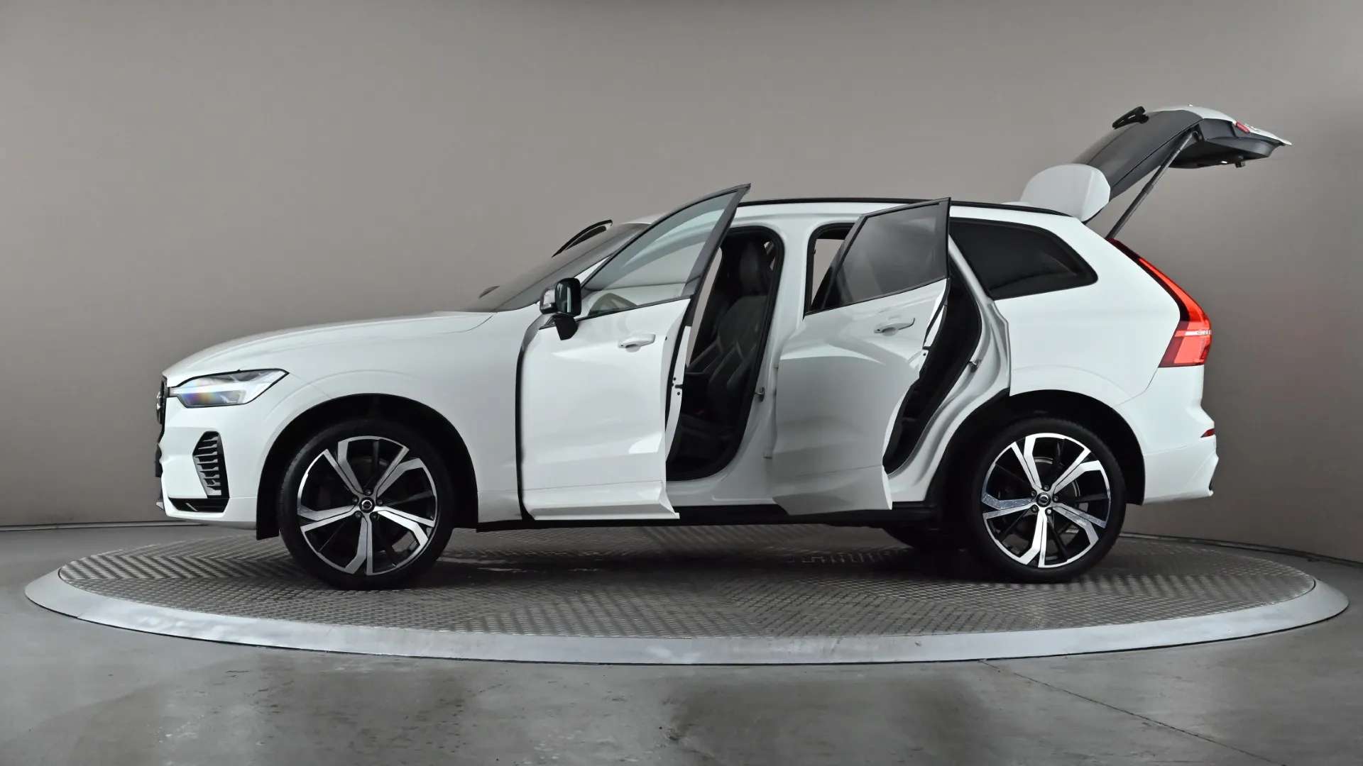 2022 VOLVO XC60 2022 VOLVO XC60