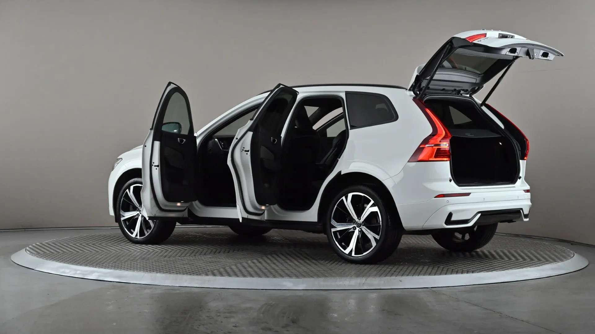 2022 VOLVO XC60 2022 VOLVO XC60
