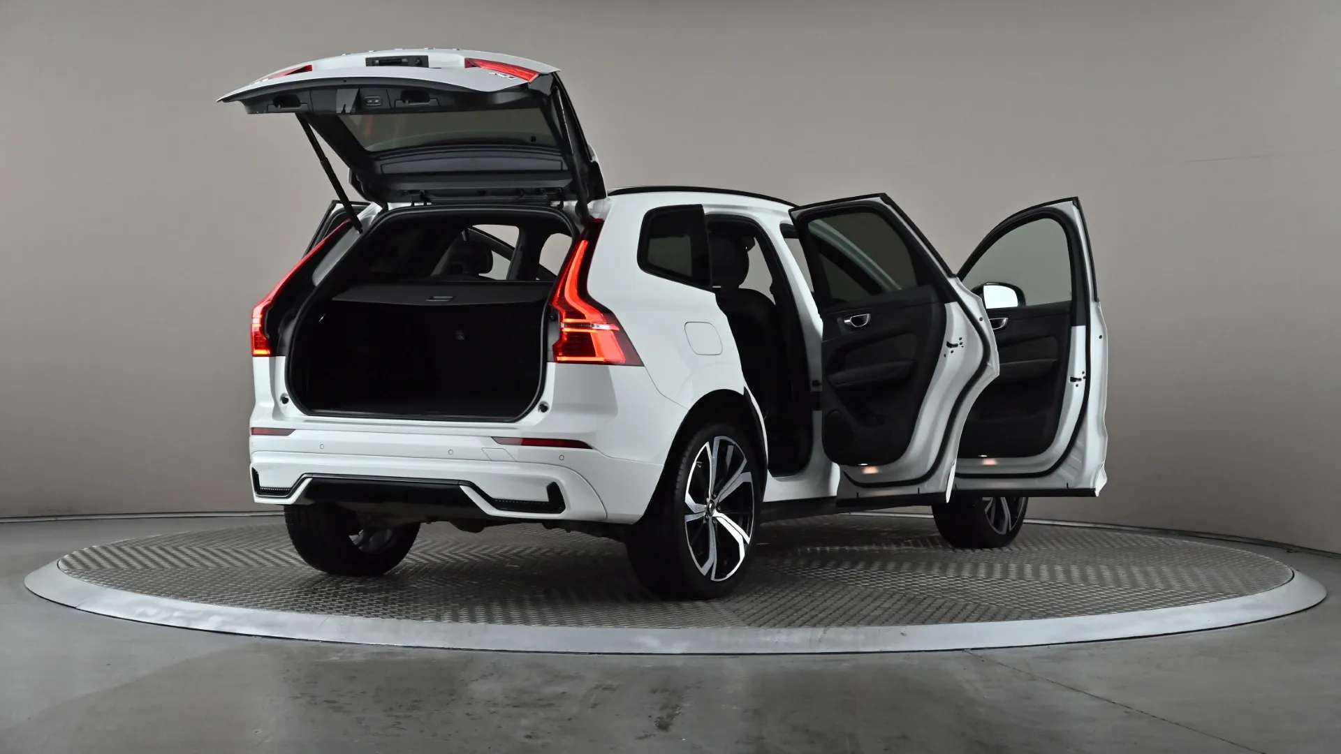 2022 VOLVO XC60 2022 VOLVO XC60