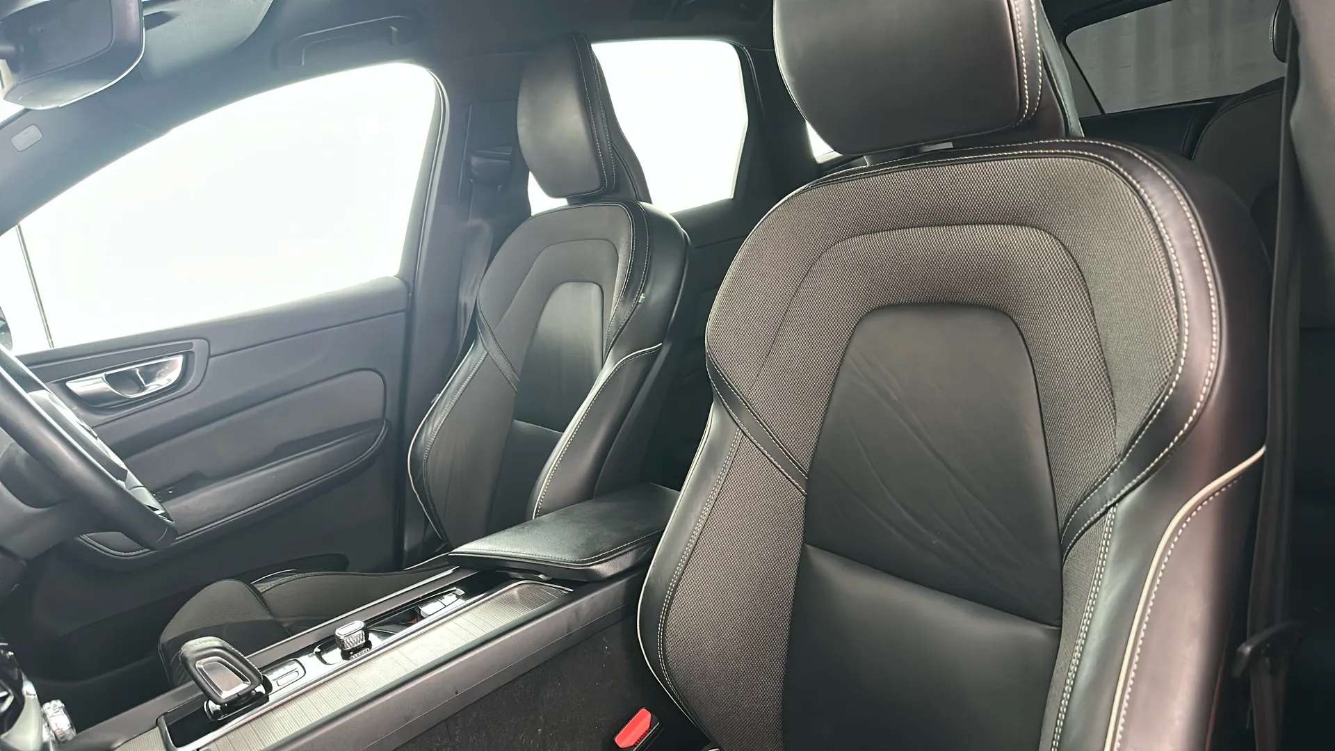 2022 VOLVO XC60 2022 VOLVO XC60