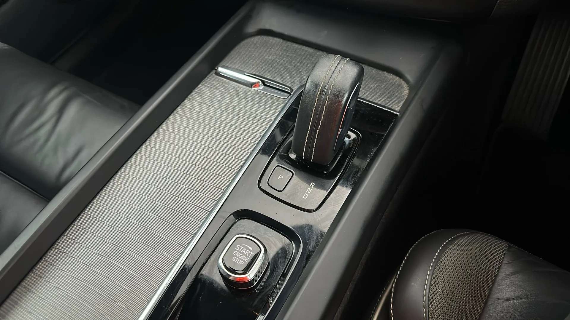 2022 VOLVO XC60 2022 VOLVO XC60