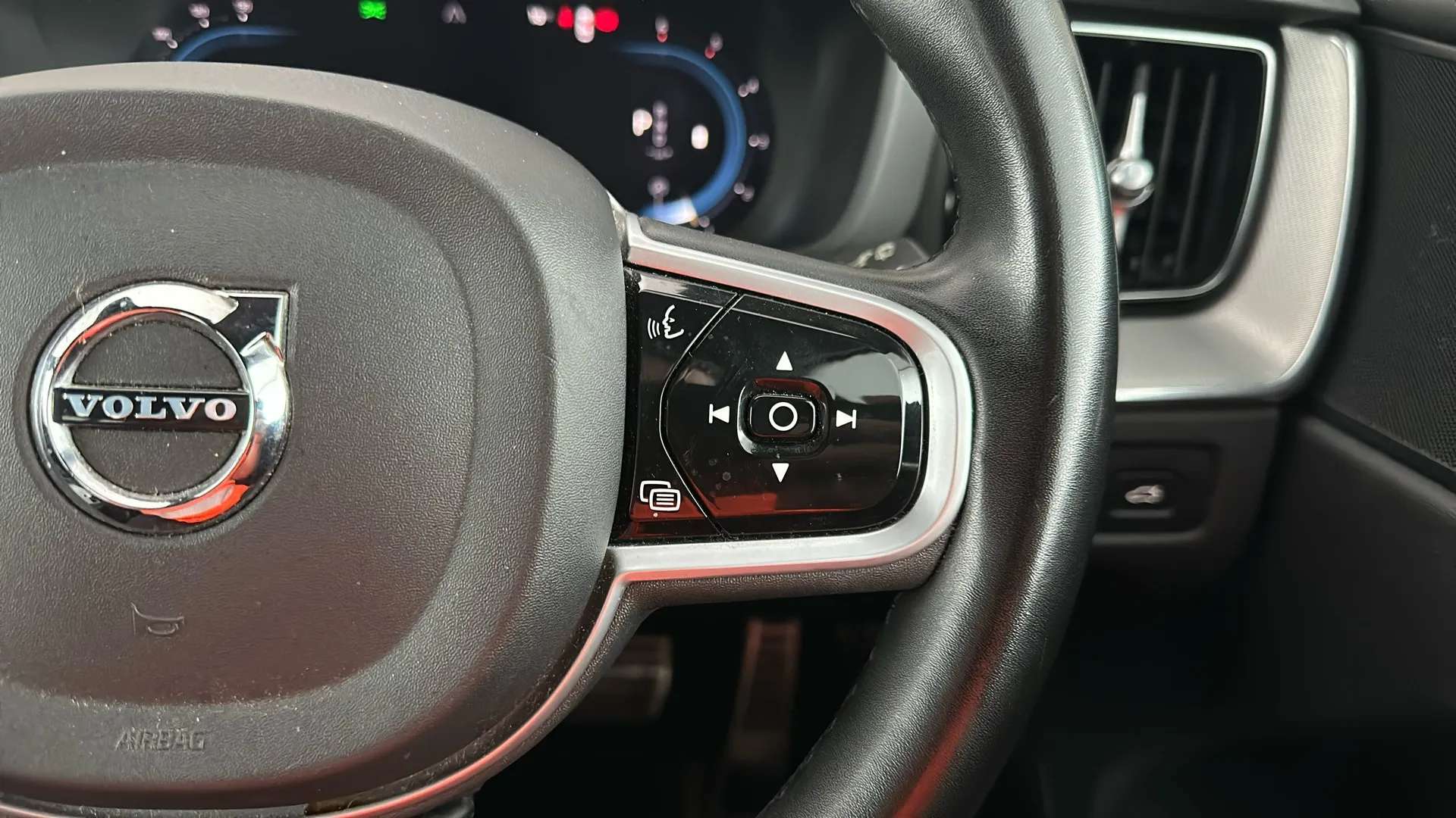 2022 VOLVO XC60 2022 VOLVO XC60