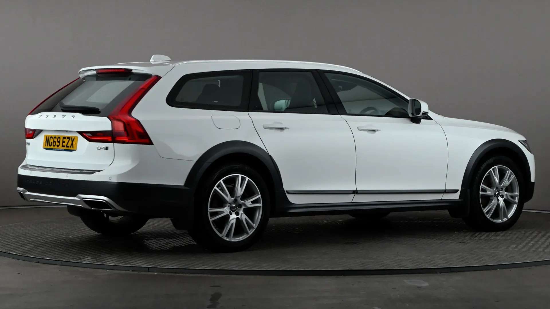 2020 VOLVO V90 2020 VOLVO V90
