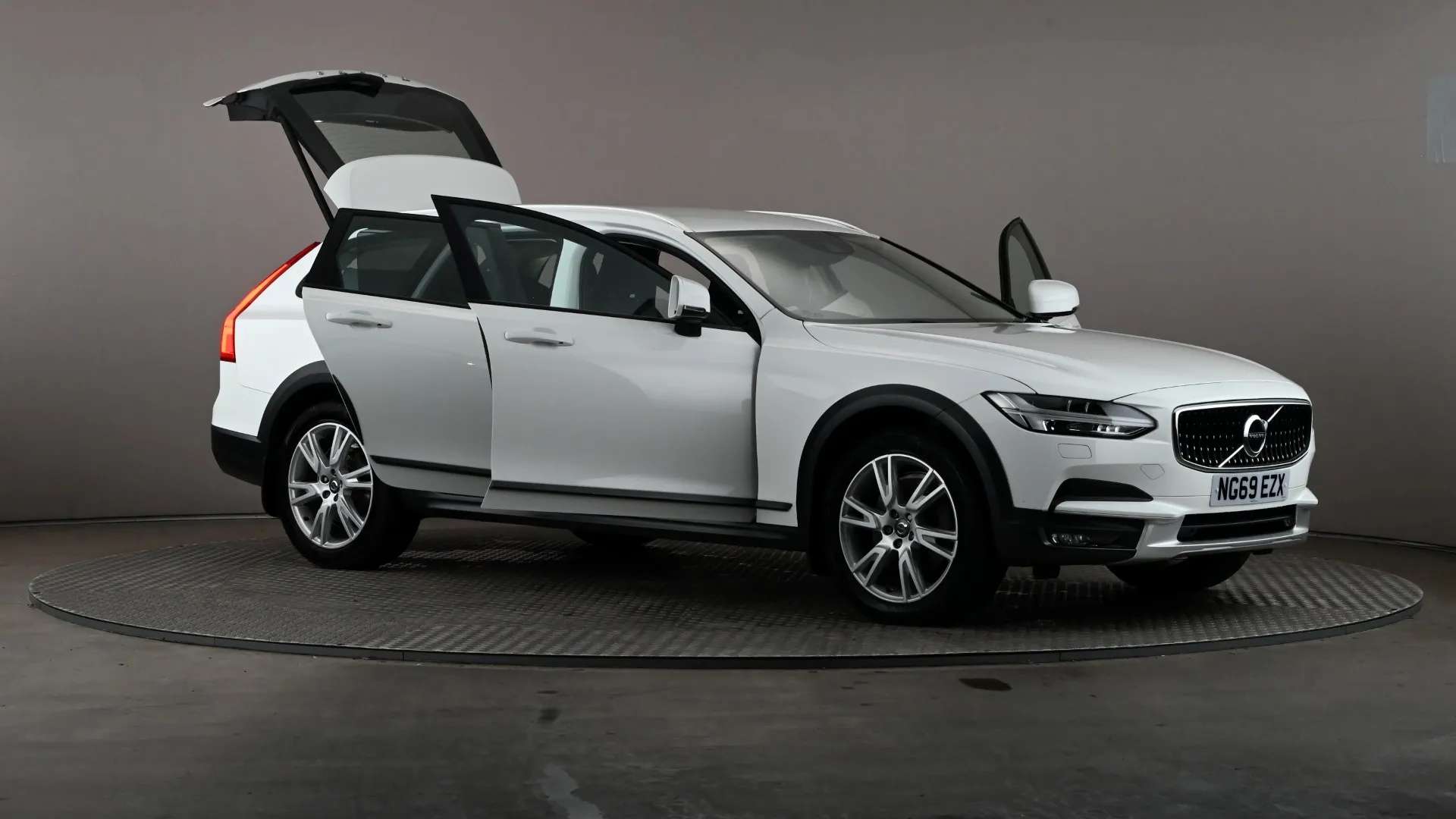 2020 VOLVO V90 2020 VOLVO V90