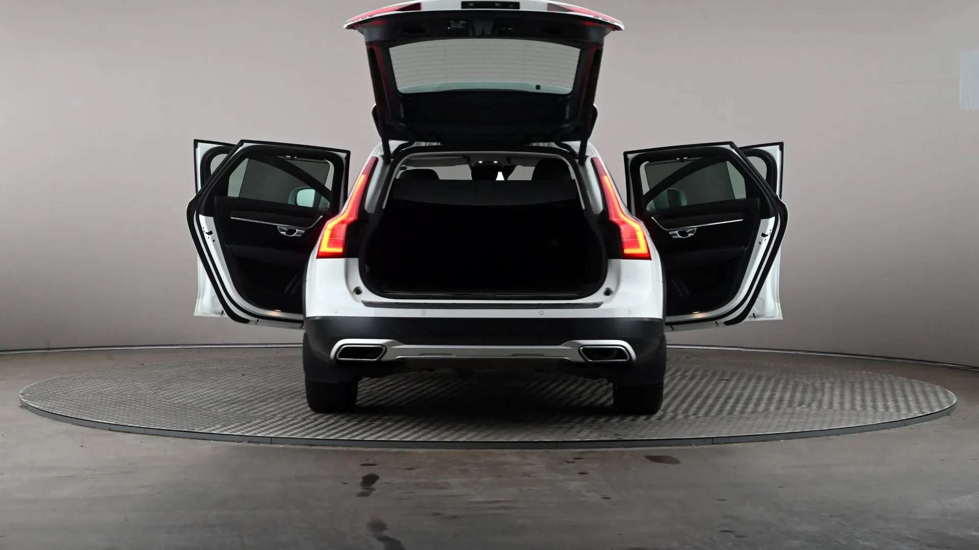 2020 VOLVO V90 2020 VOLVO V90