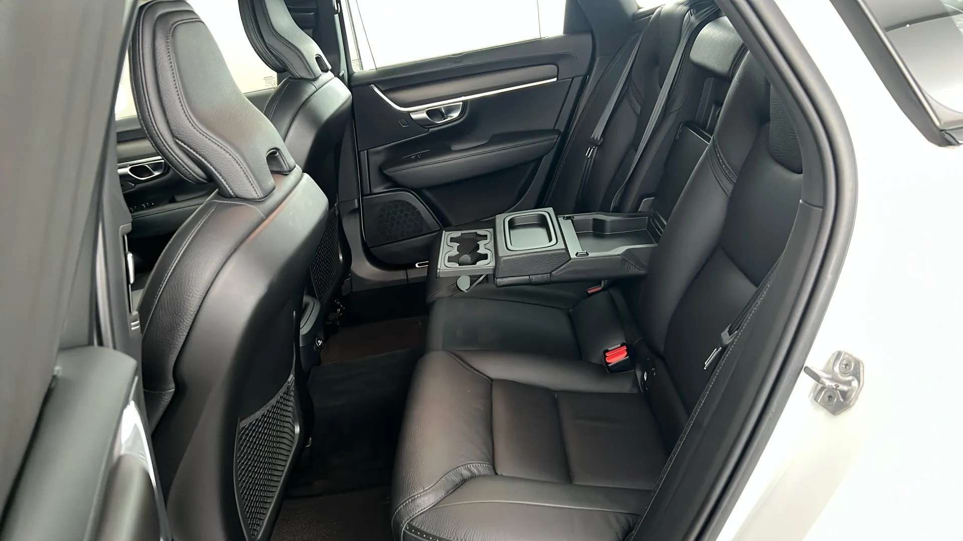 2020 VOLVO V90 2020 VOLVO V90