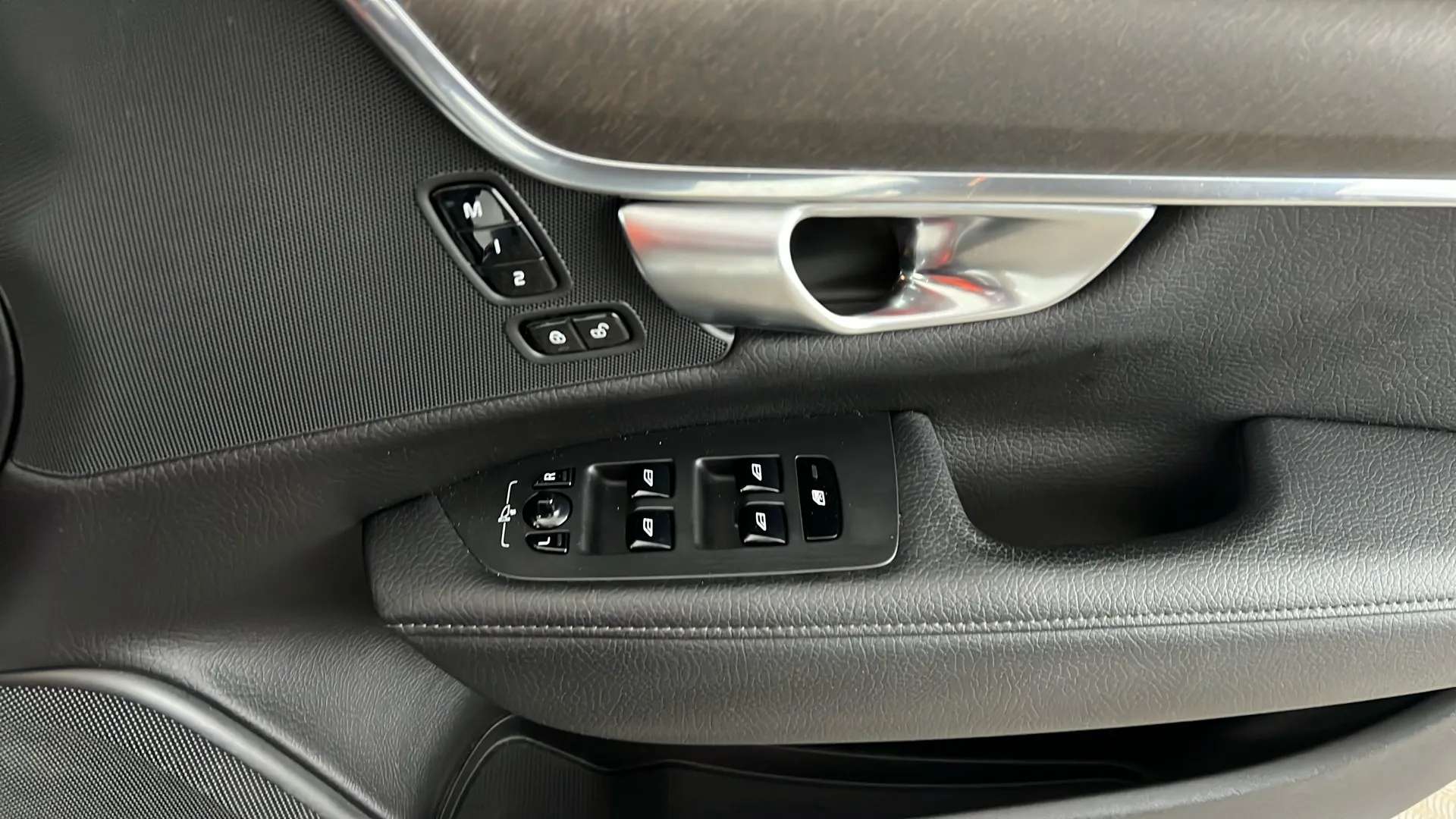 2020 VOLVO V90 2020 VOLVO V90