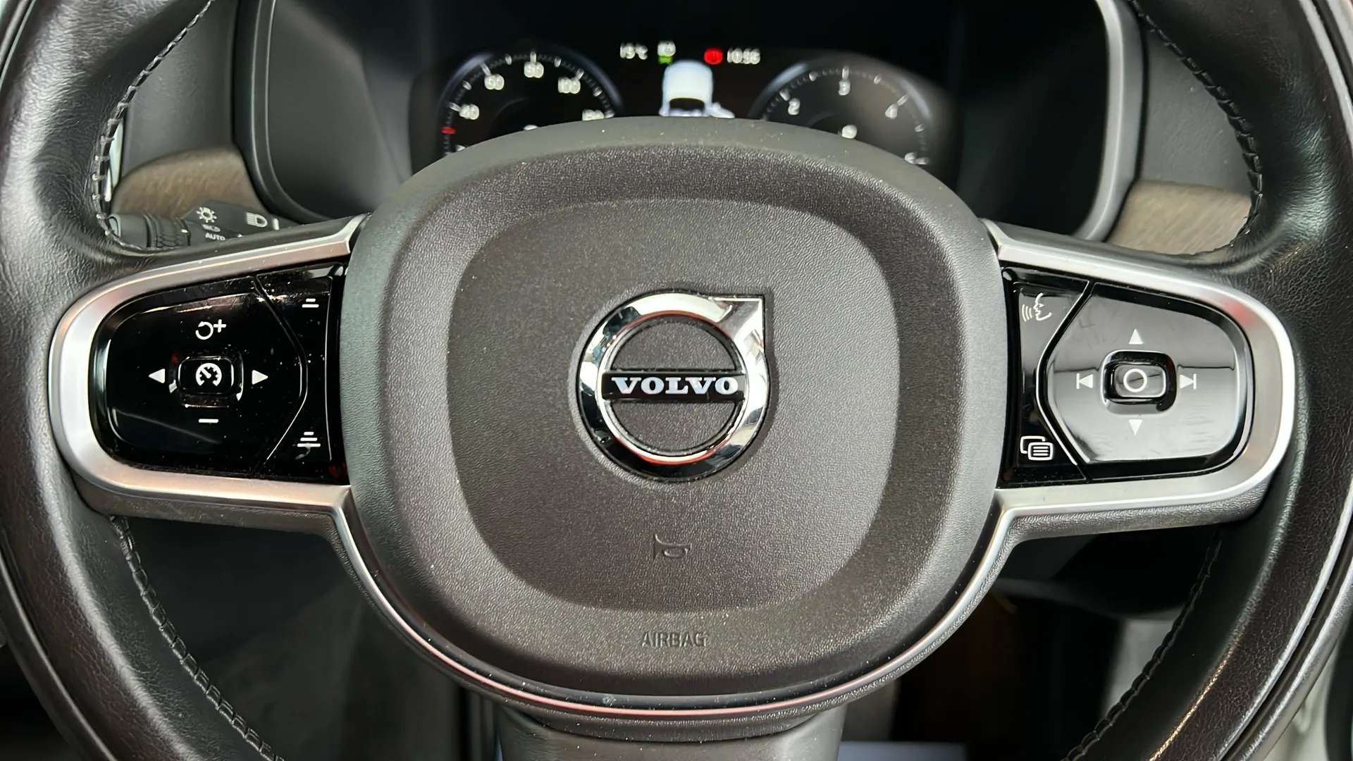 2020 VOLVO V90 2020 VOLVO V90
