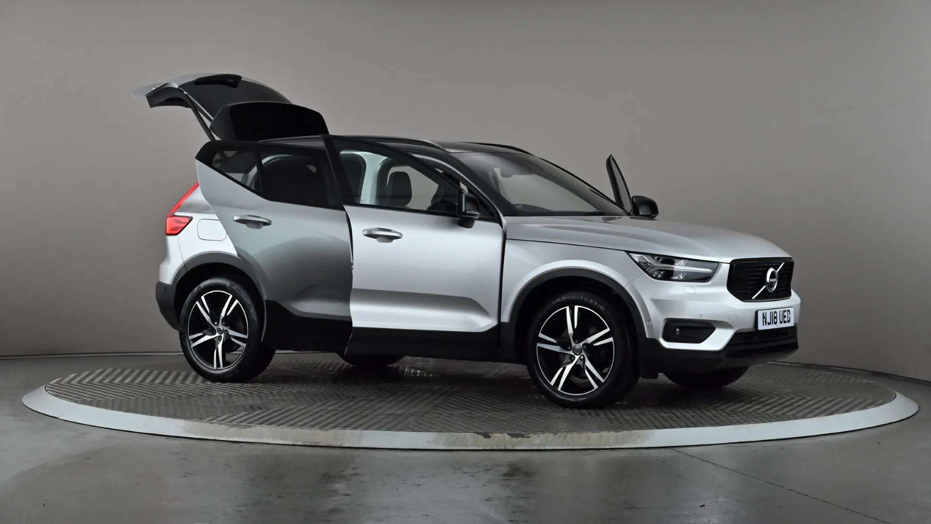 2018 VOLVO XC40 2018 VOLVO XC40