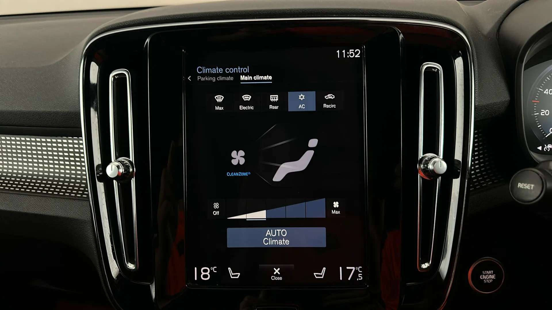 2018 VOLVO XC40 2018 VOLVO XC40