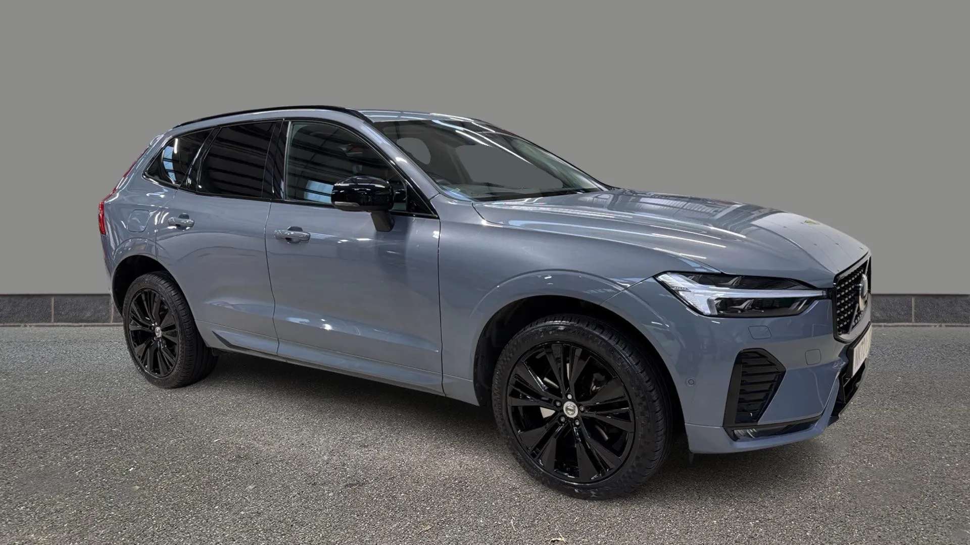 A 2022 VOLVO XC60 2.0 B5P Ultimate Dark AWD Geartronic A 2022 VOLVO XC60 2.0 B5P Ultimate Dark AWD Geartronic