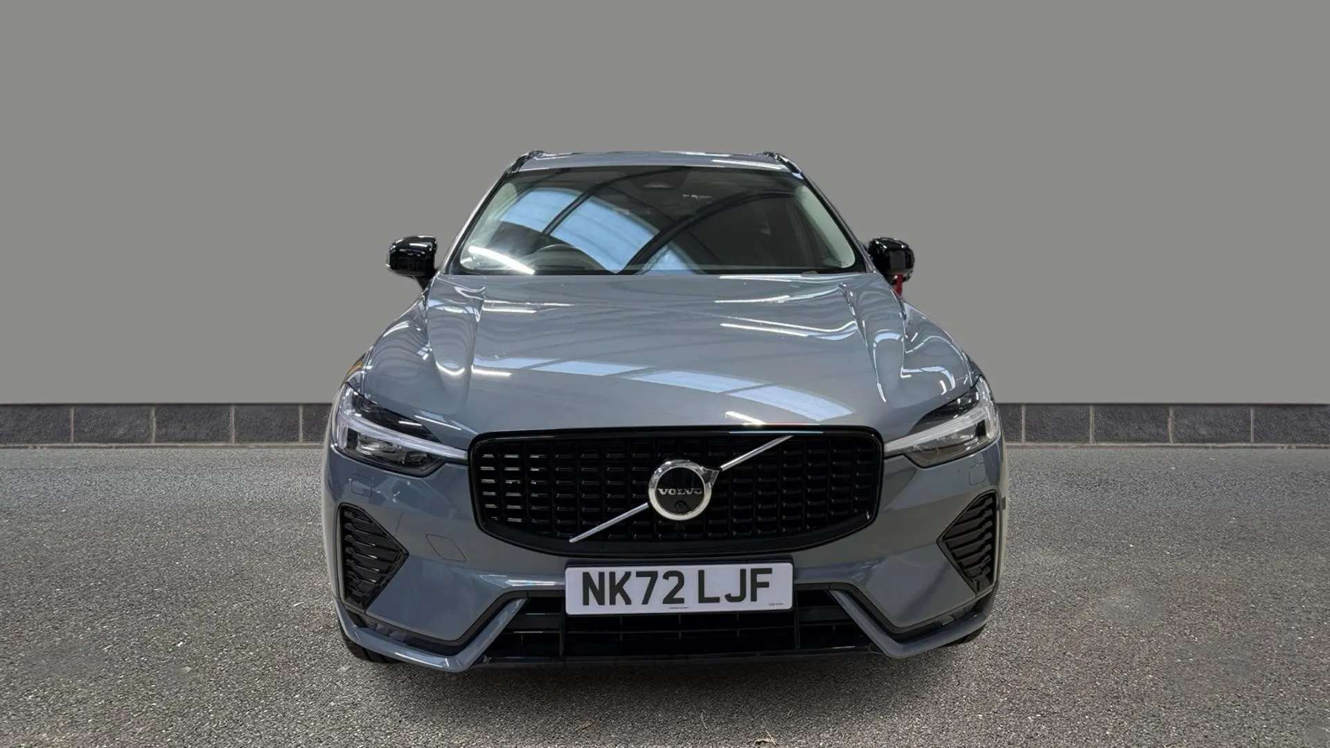 A 2022 VOLVO XC60 2.0 B5P Ultimate Dark AWD Geartronic A 2022 VOLVO XC60 2.0 B5P Ultimate Dark AWD Geartronic