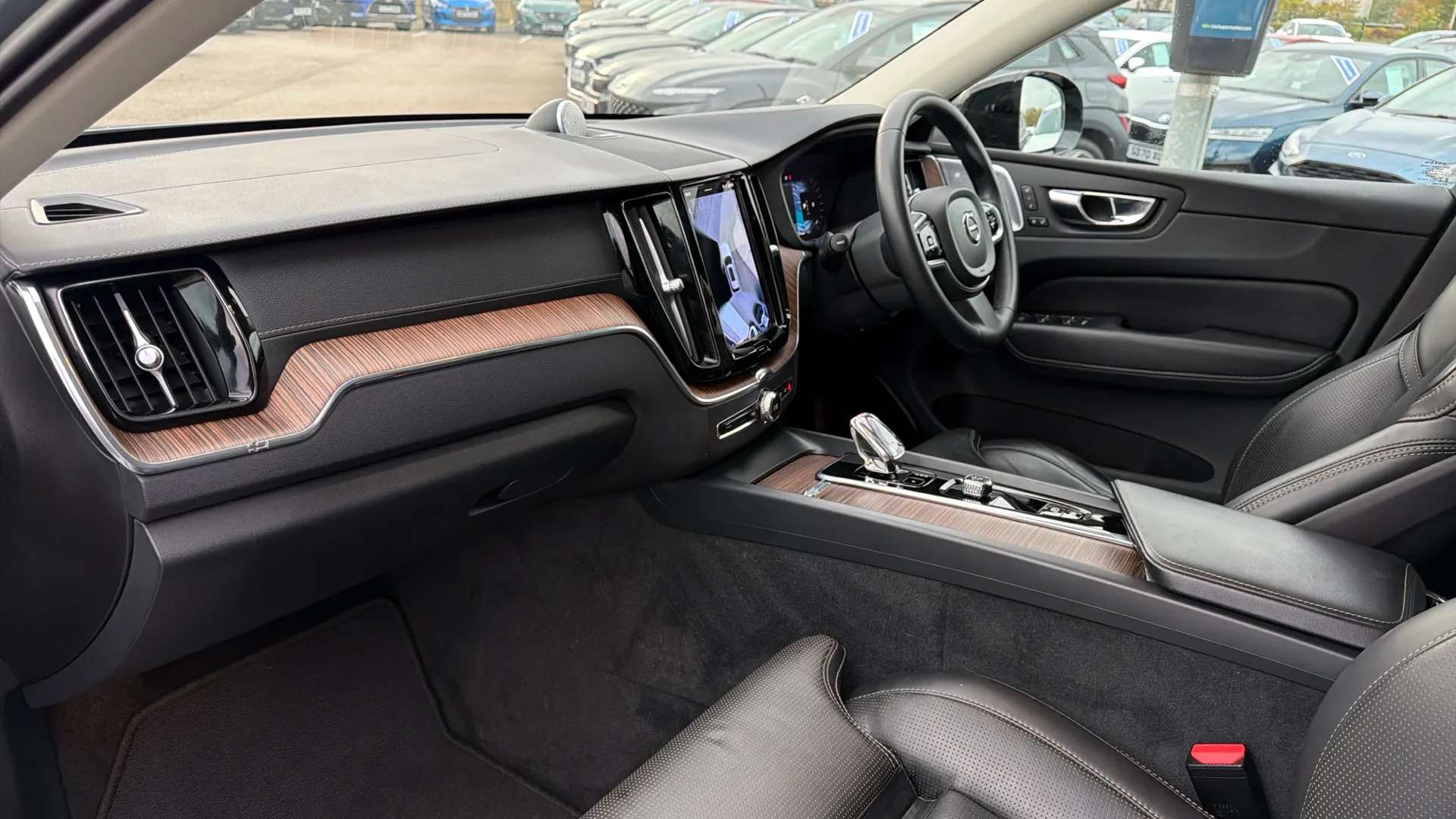 2022 VOLVO XC60 2022 VOLVO XC60