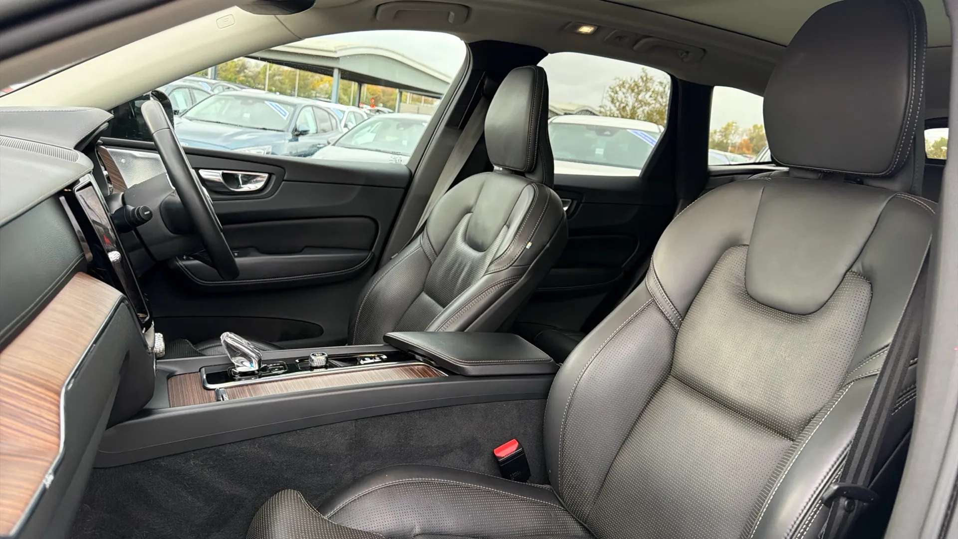 2022 VOLVO XC60 2022 VOLVO XC60