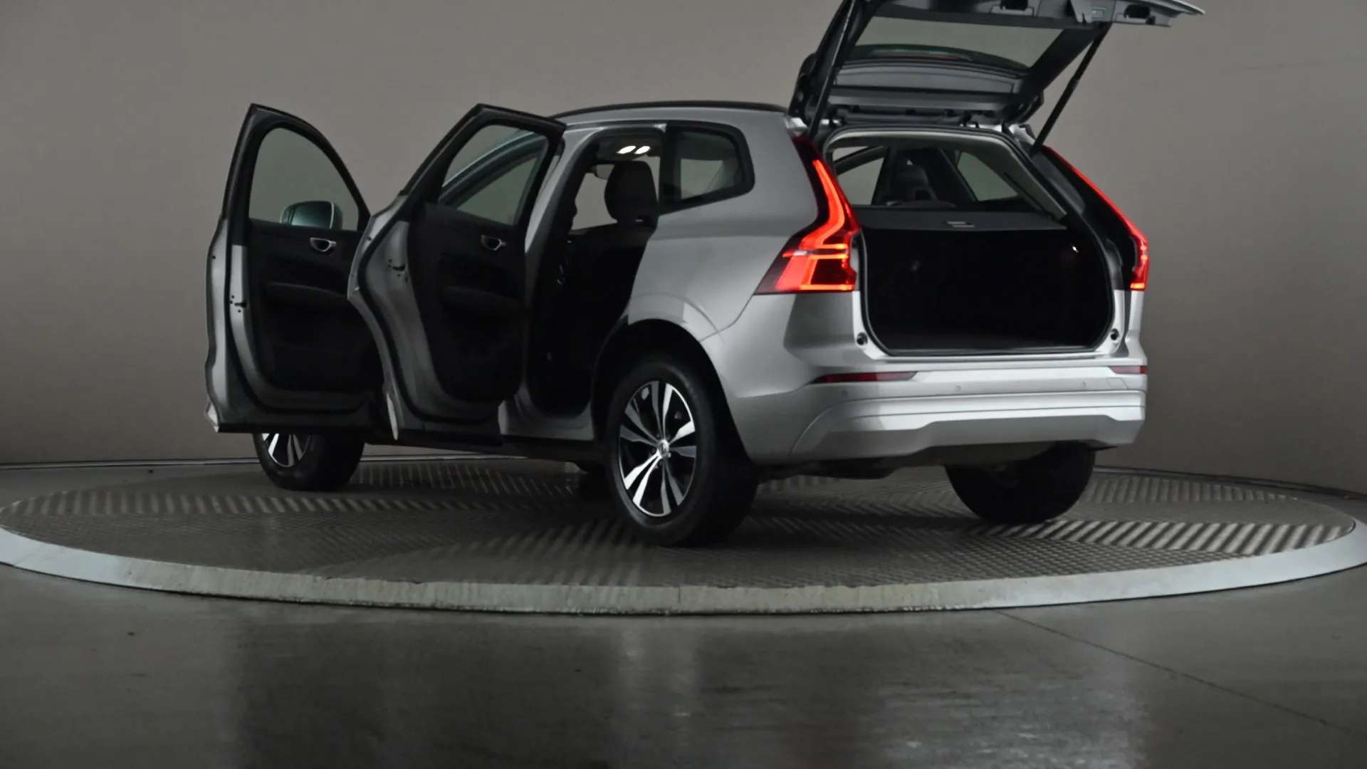 2023 VOLVO XC60 2023 VOLVO XC60