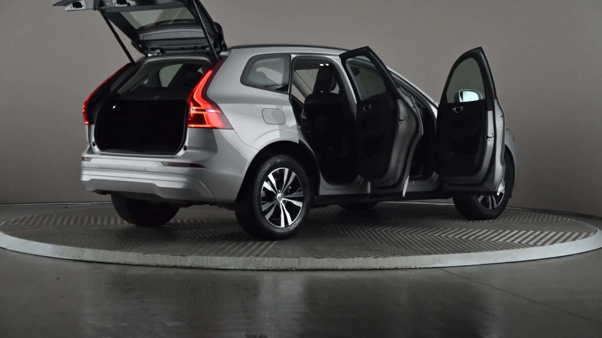 2023 VOLVO XC60 2023 VOLVO XC60