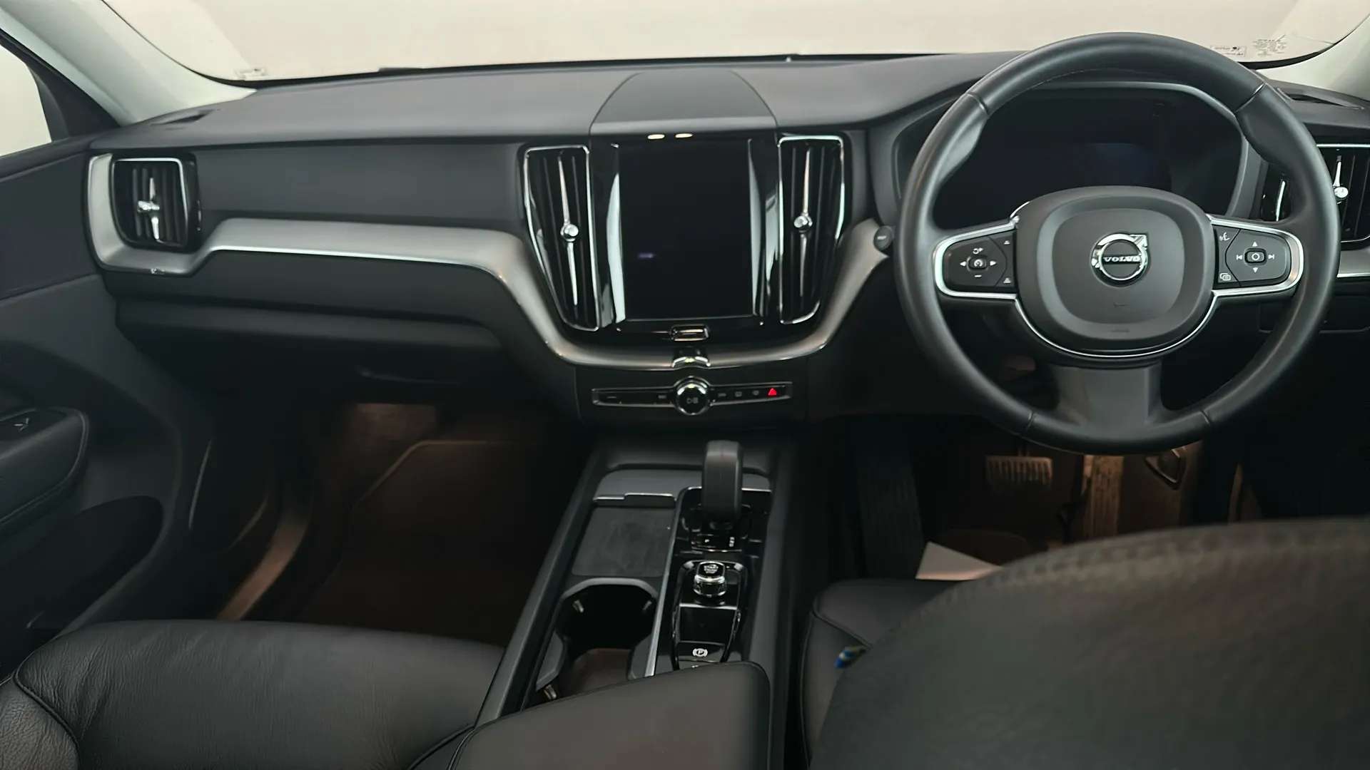 2023 VOLVO XC60 2023 VOLVO XC60