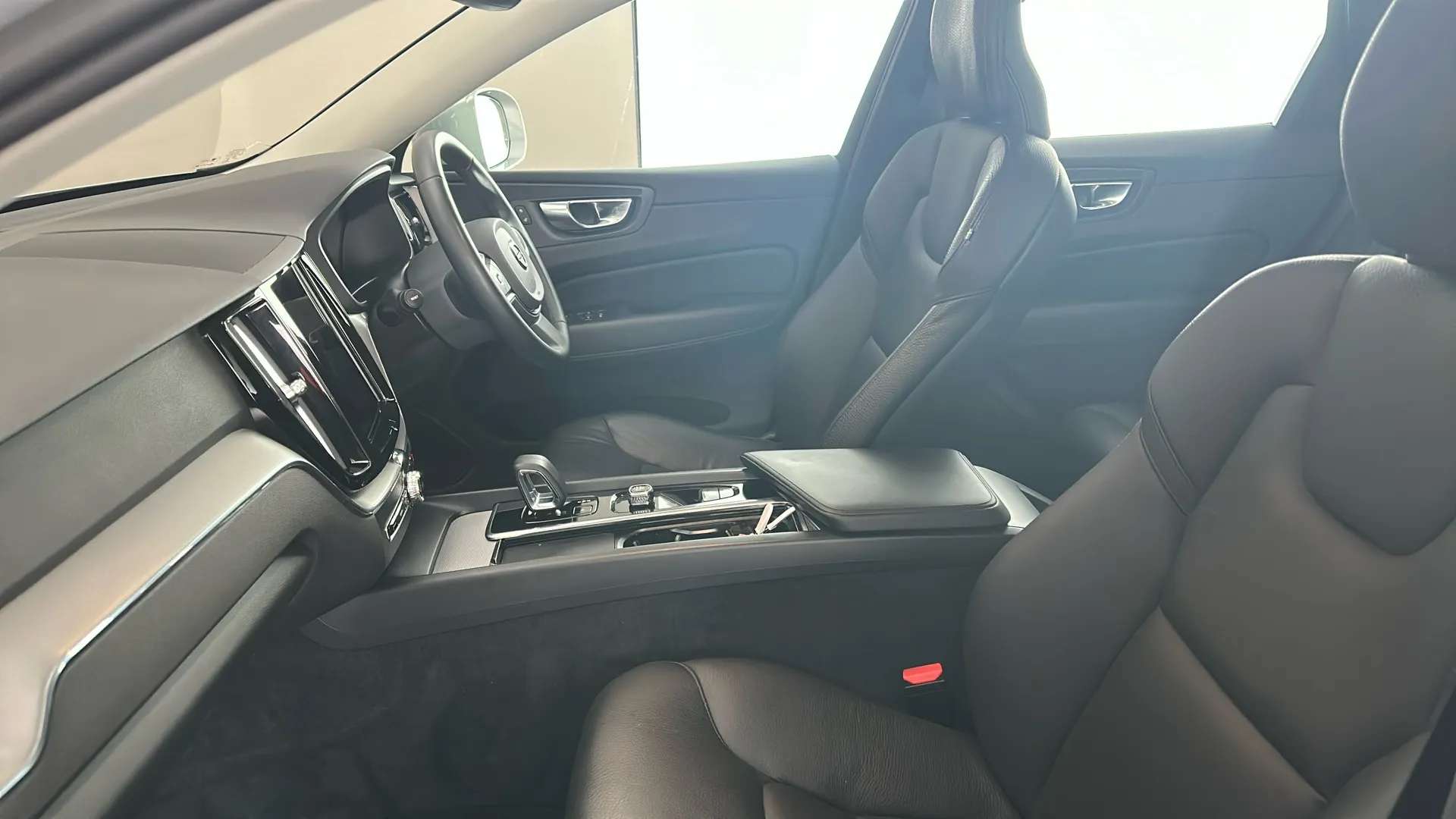 2023 VOLVO XC60 2023 VOLVO XC60