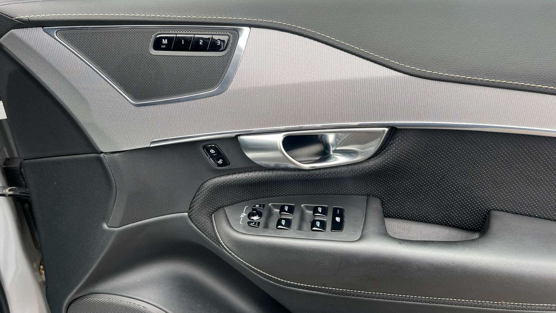 2020 VOLVO XC90 2020 VOLVO XC90
