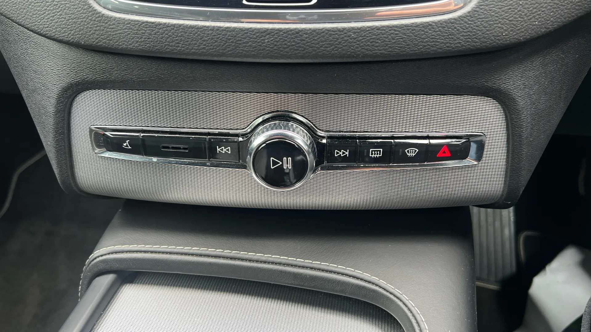 2020 VOLVO XC90 2020 VOLVO XC90