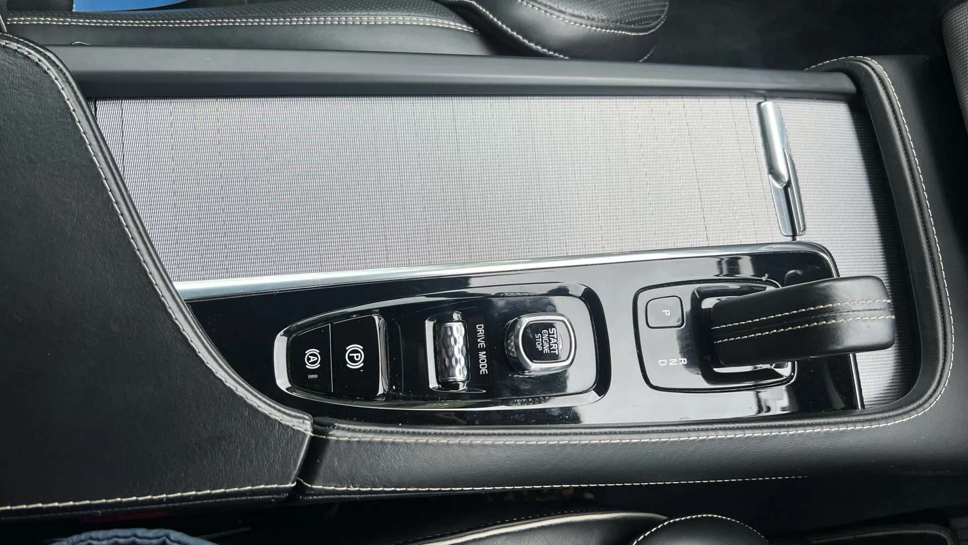 2020 VOLVO XC90 2020 VOLVO XC90