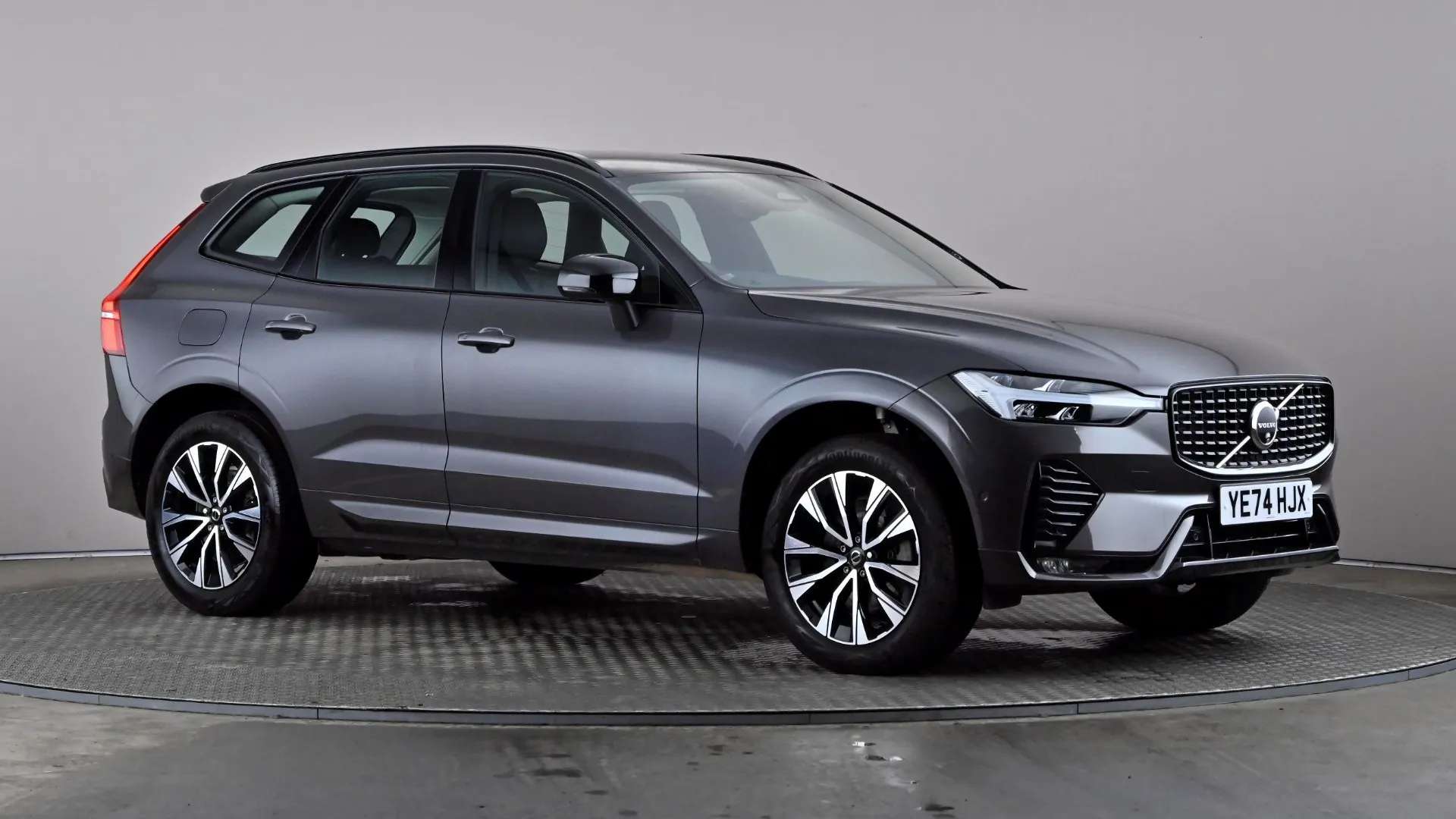 A 2024 VOLVO XC60 2.0 B5P Plus Dark AWD Geartronic A 2024 VOLVO XC60 2.0 B5P Plus Dark AWD Geartronic