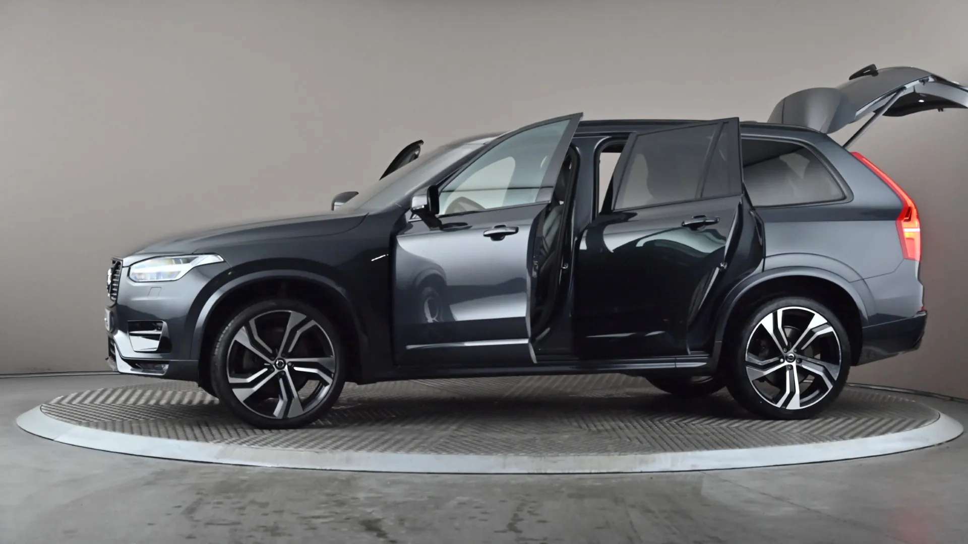 2022 VOLVO XC90 2022 VOLVO XC90