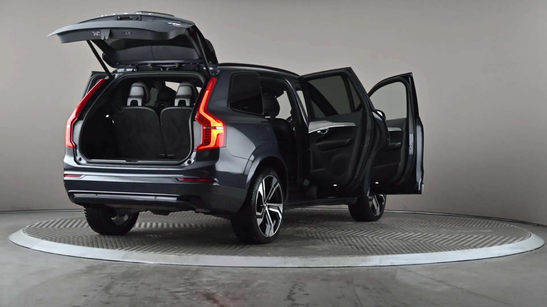 2022 VOLVO XC90 2022 VOLVO XC90