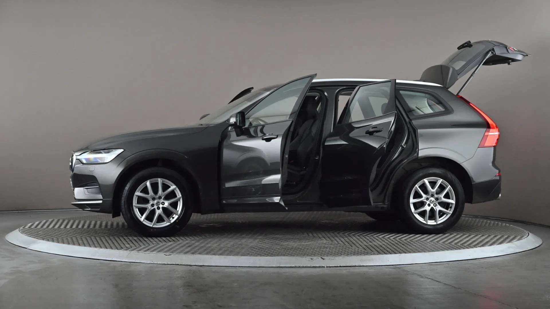 2019 VOLVO XC60 2019 VOLVO XC60