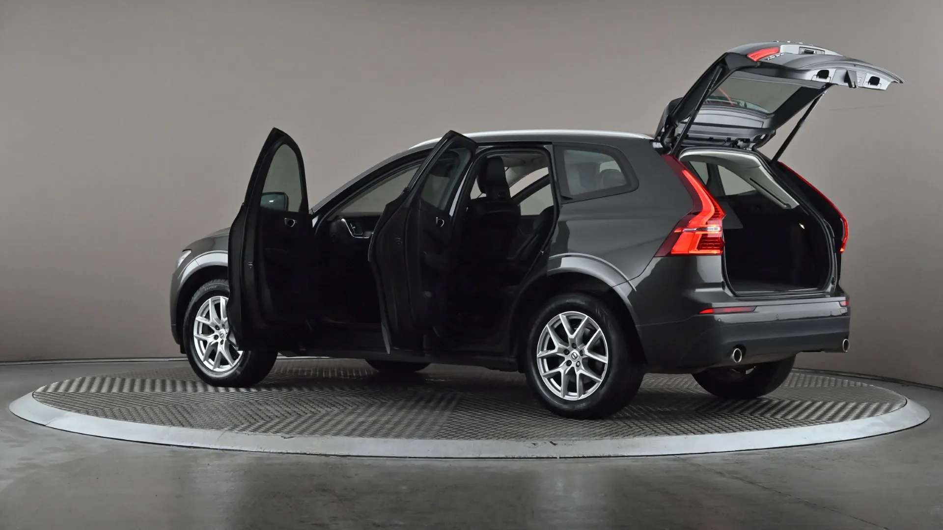 2019 VOLVO XC60 2019 VOLVO XC60