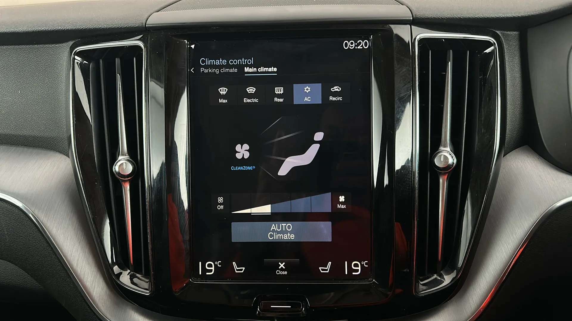 2019 VOLVO XC60 2019 VOLVO XC60
