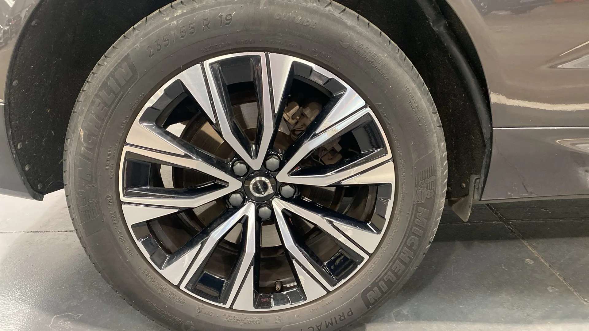A 2023 VOLVO XC60 2.0 B5P Plus Dark AWD Geartronic A 2023 VOLVO XC60 2.0 B5P Plus Dark AWD Geartronic