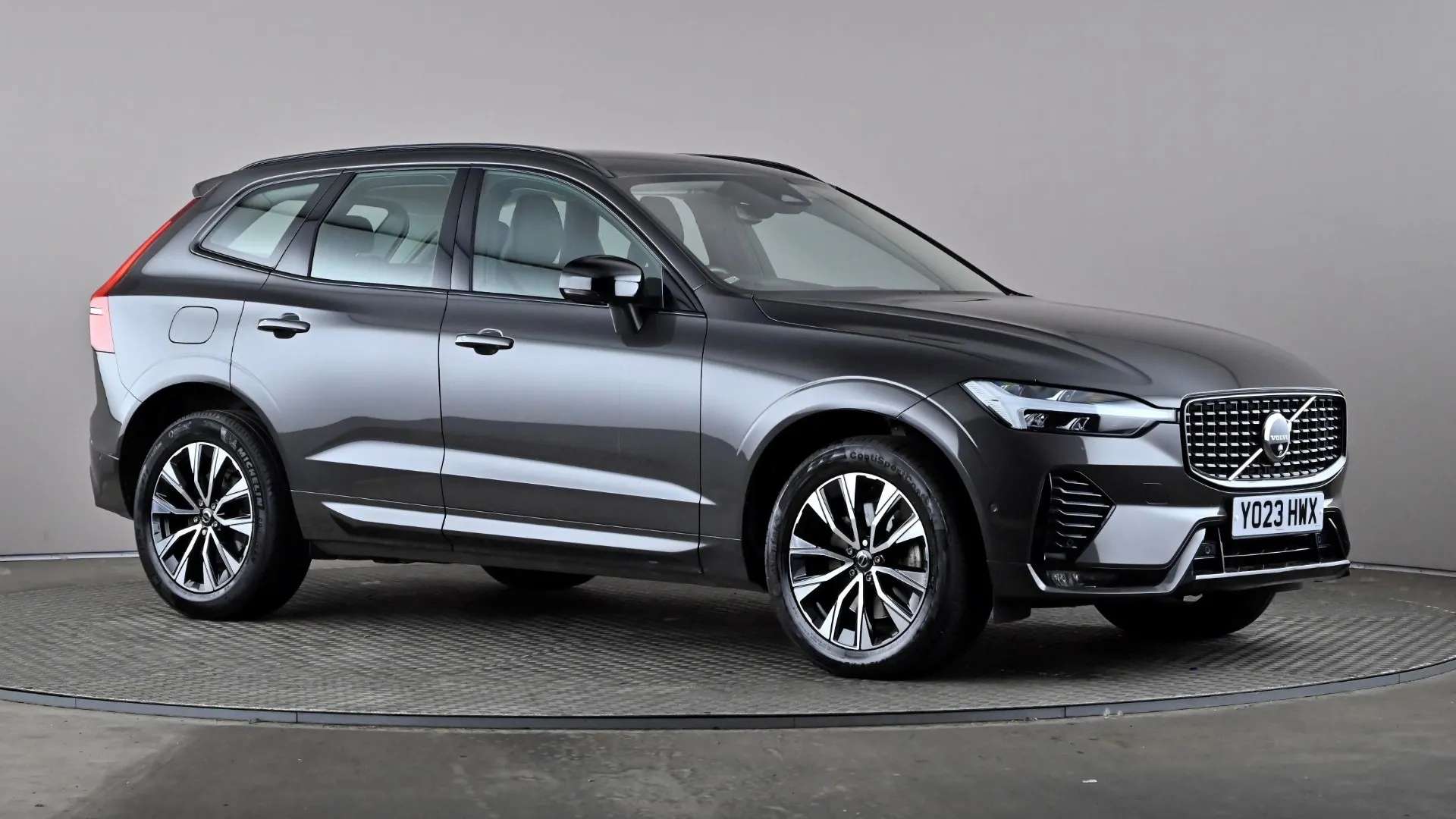 A 2023 VOLVO XC60 2.0 B5P Plus Dark AWD Geartronic A 2023 VOLVO XC60 2.0 B5P Plus Dark AWD Geartronic