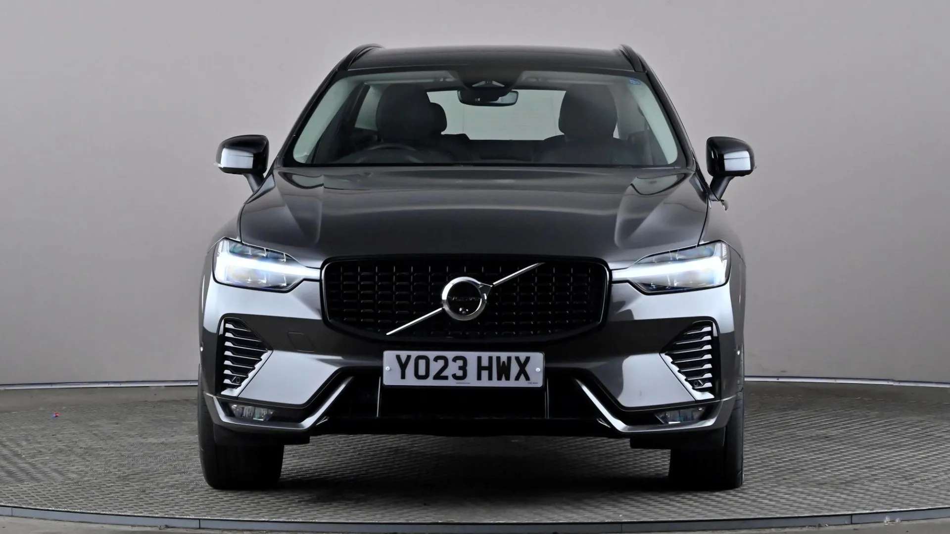 A 2023 VOLVO XC60 2.0 B5P Plus Dark AWD Geartronic A 2023 VOLVO XC60 2.0 B5P Plus Dark AWD Geartronic