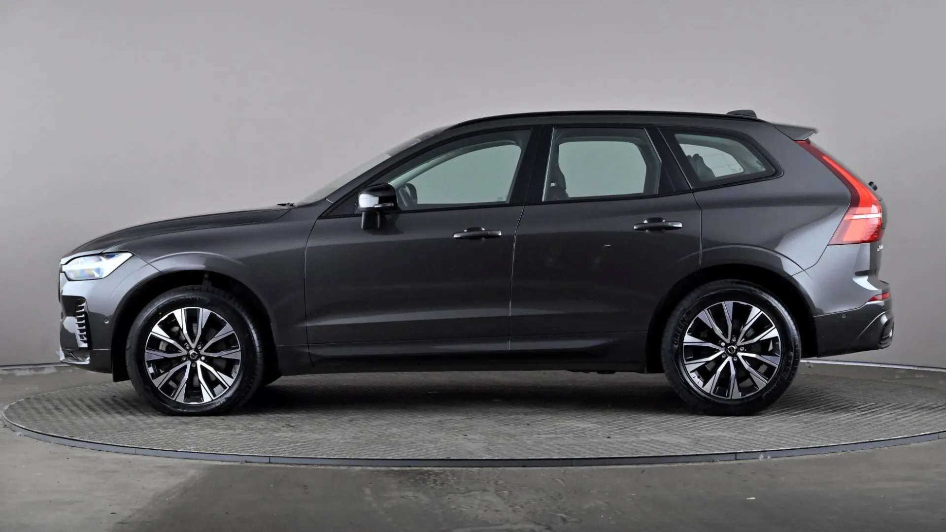A 2023 VOLVO XC60 2.0 B5P Plus Dark AWD Geartronic A 2023 VOLVO XC60 2.0 B5P Plus Dark AWD Geartronic