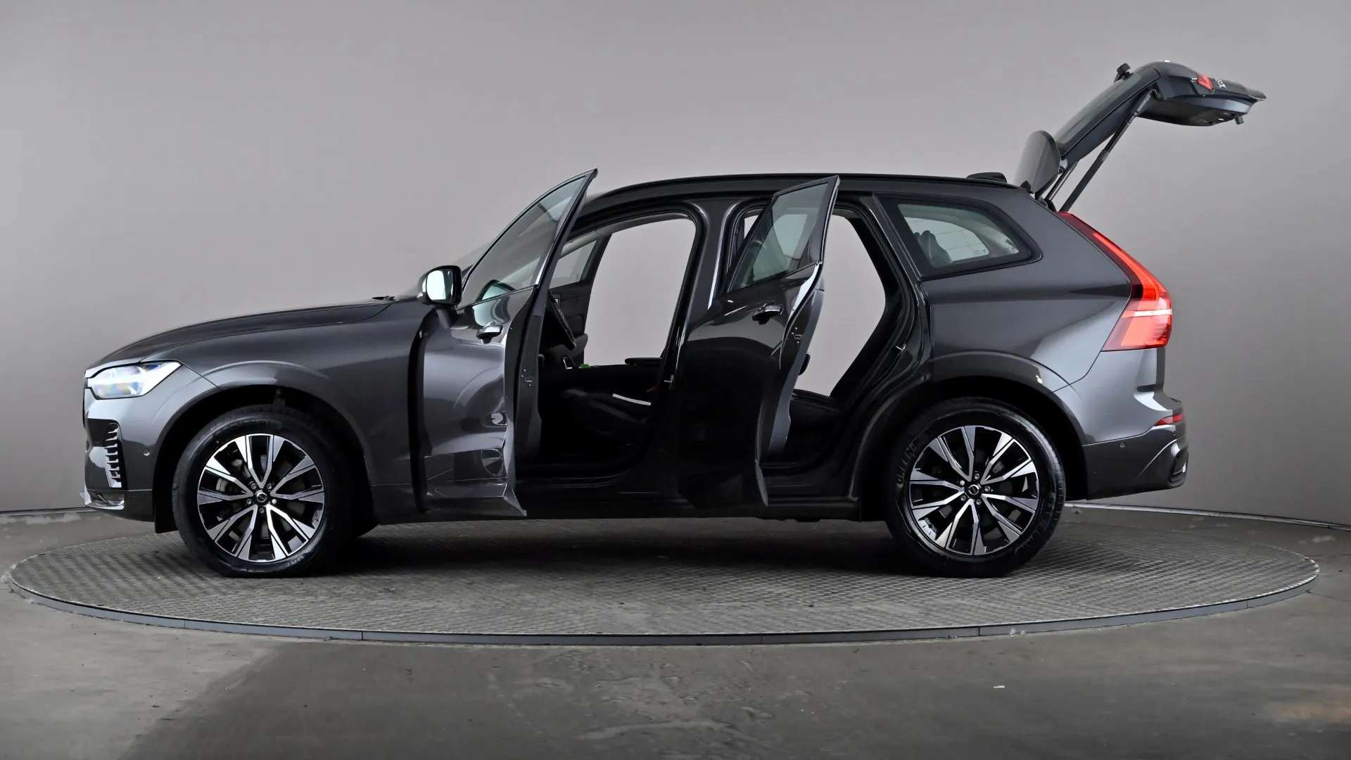2023 VOLVO XC60 2023 VOLVO XC60